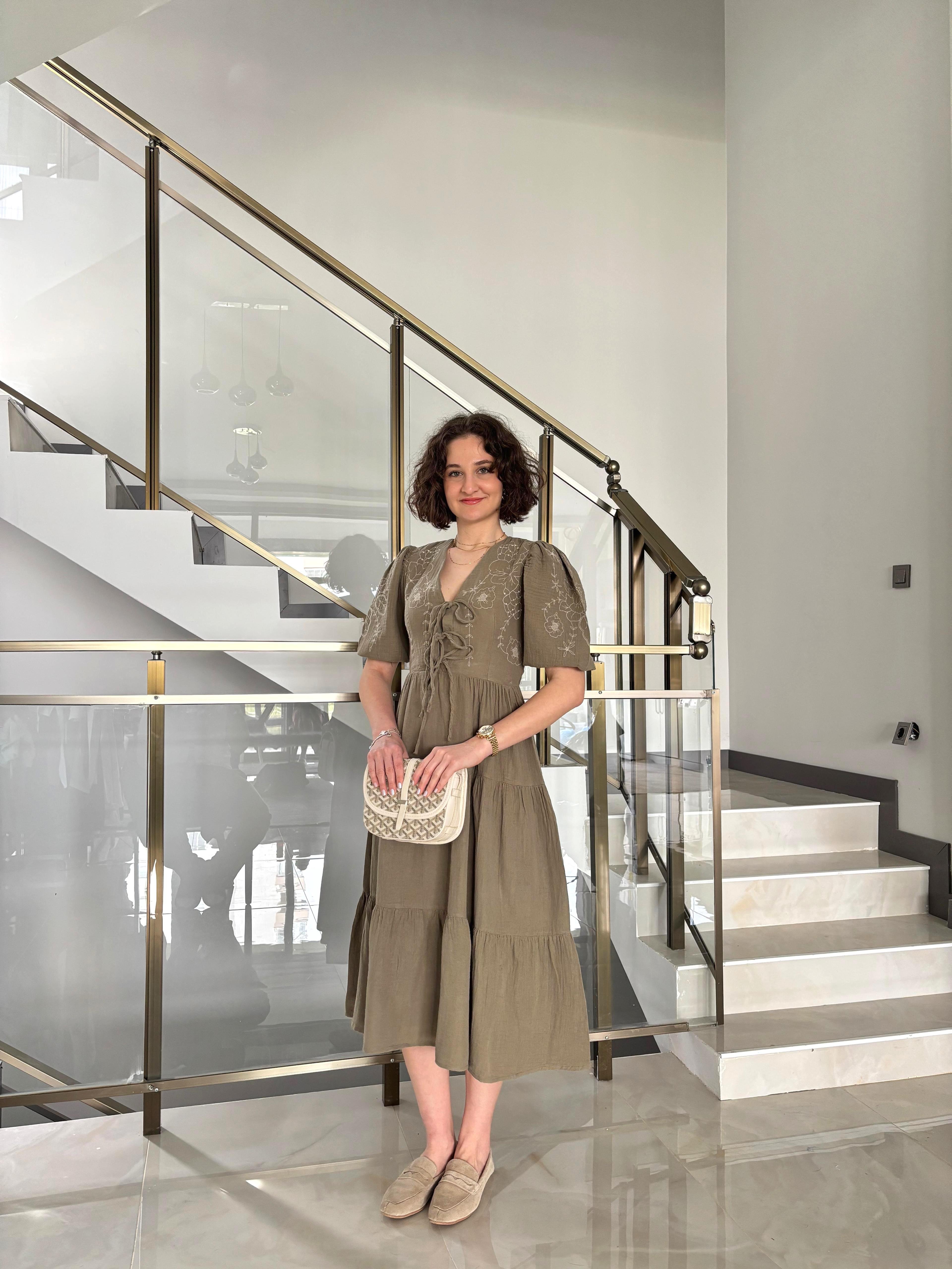 Nakış Detaylı Müslin Elbise