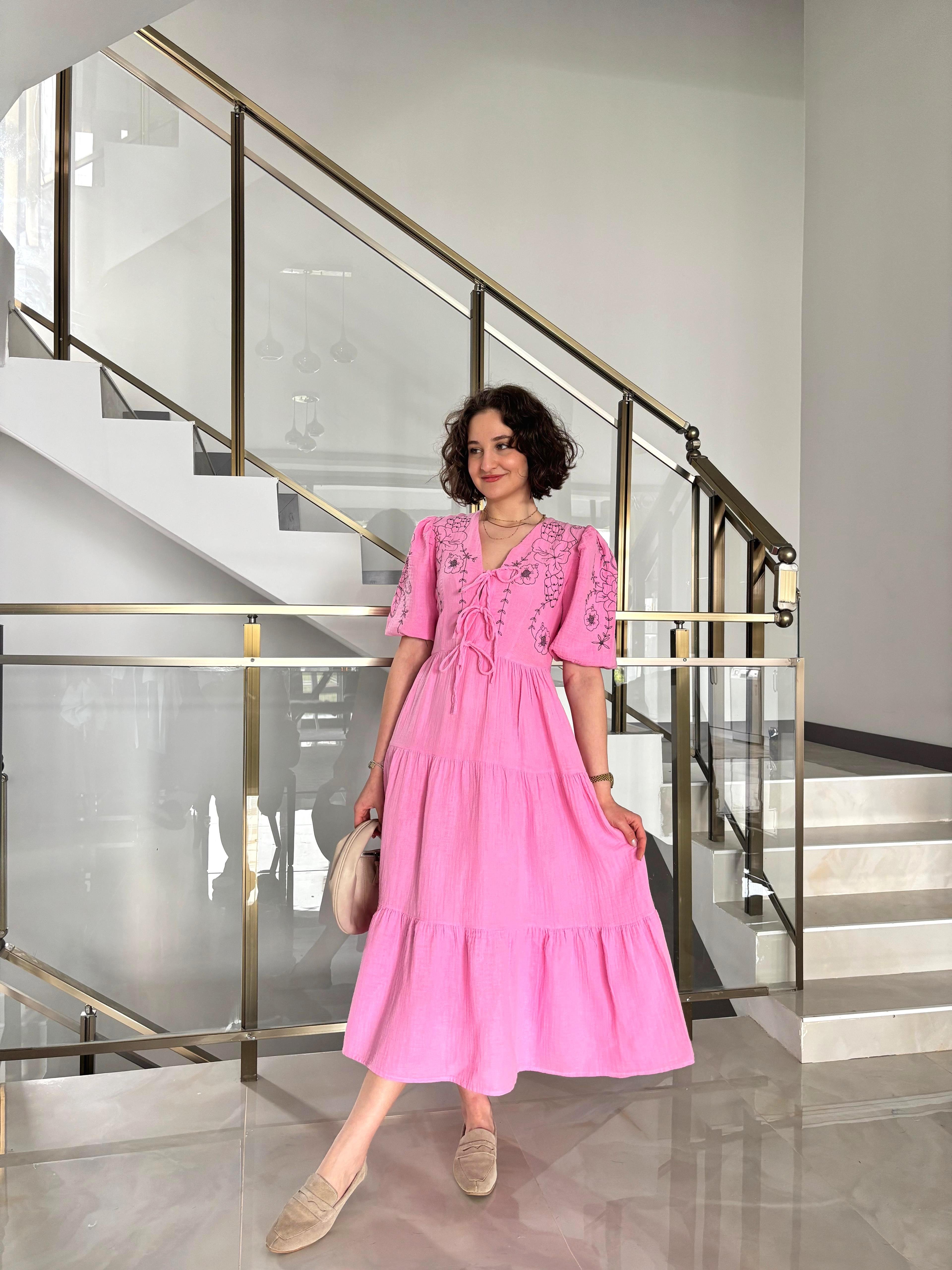 Nakış Detaylı Müslin Elbise - Pembe