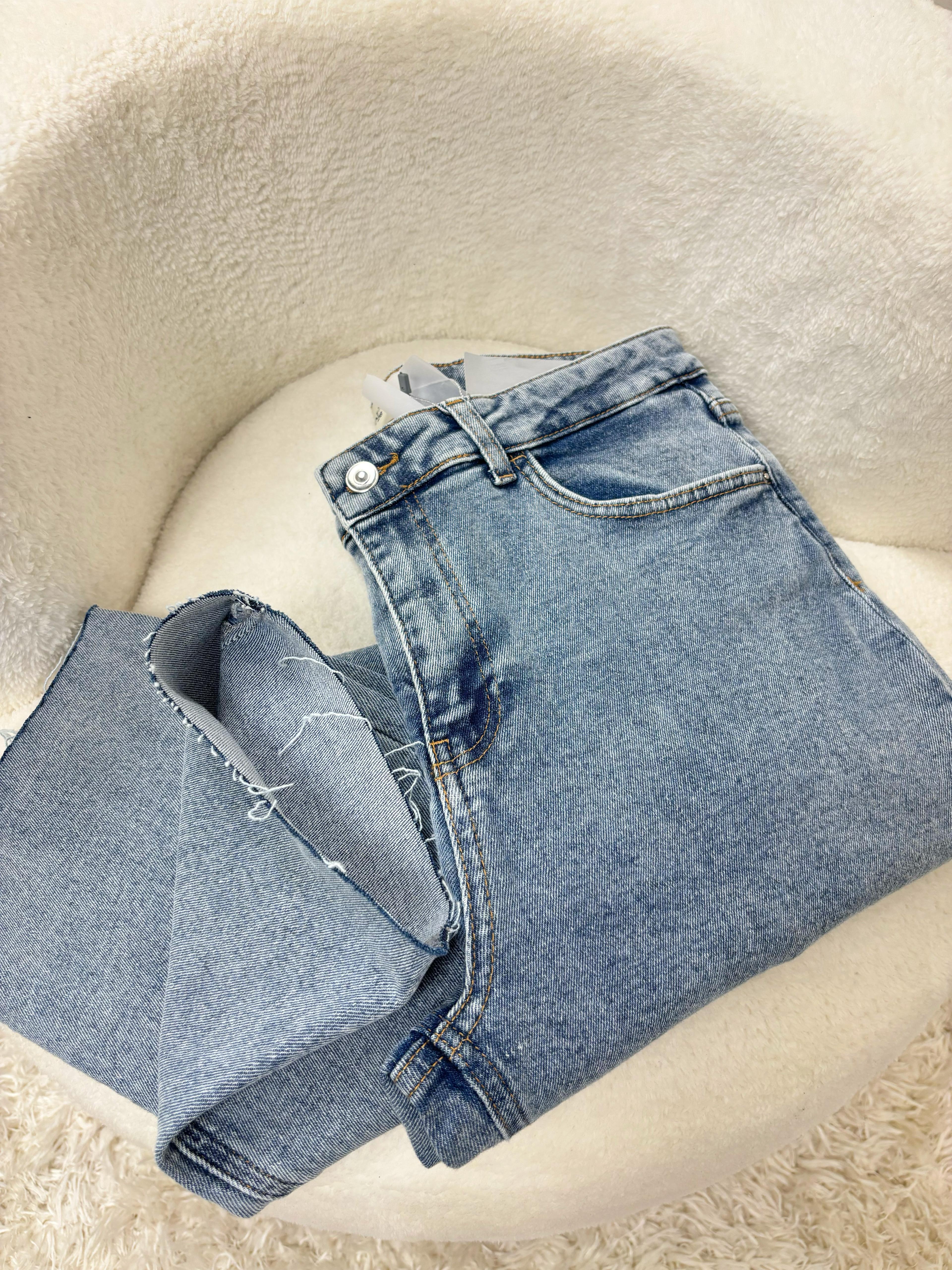 Kesik Paça Straight Jean