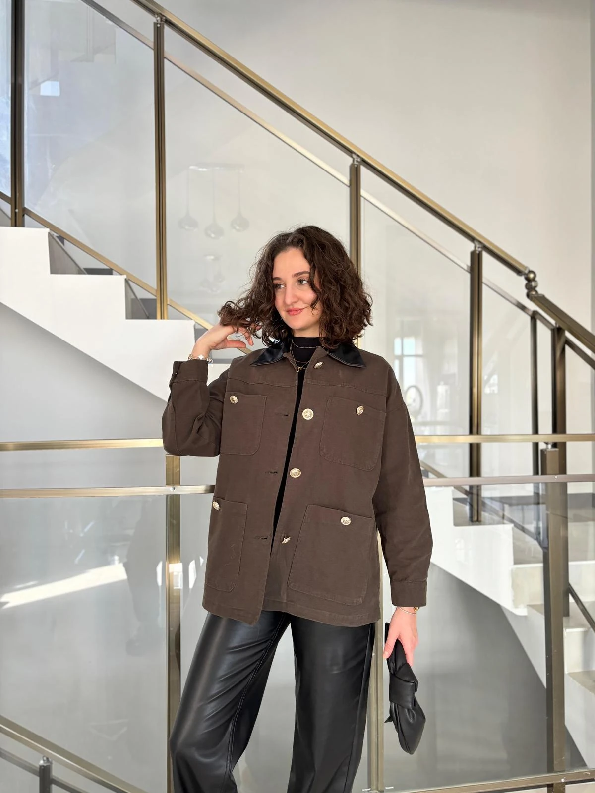 Yakası Deri Detaylı Gabardin Ceket