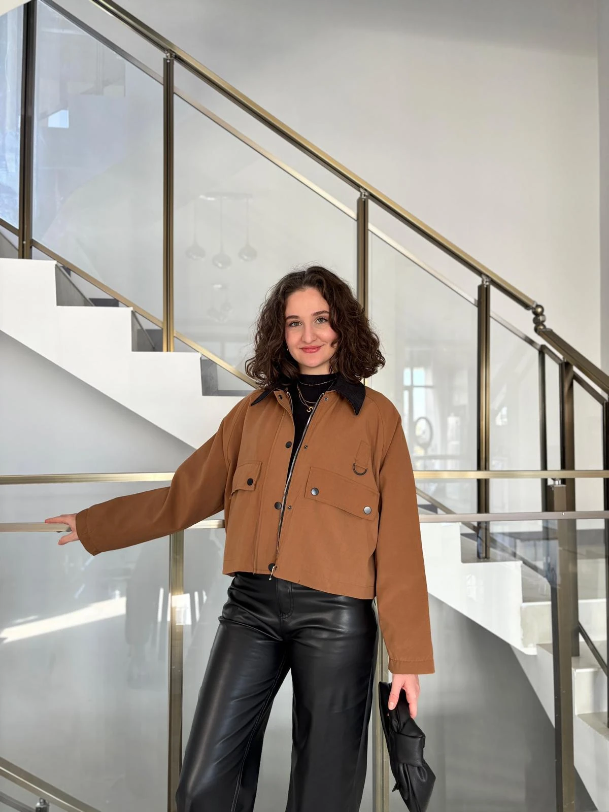 Marka  Model Kadife Yaka Trenç