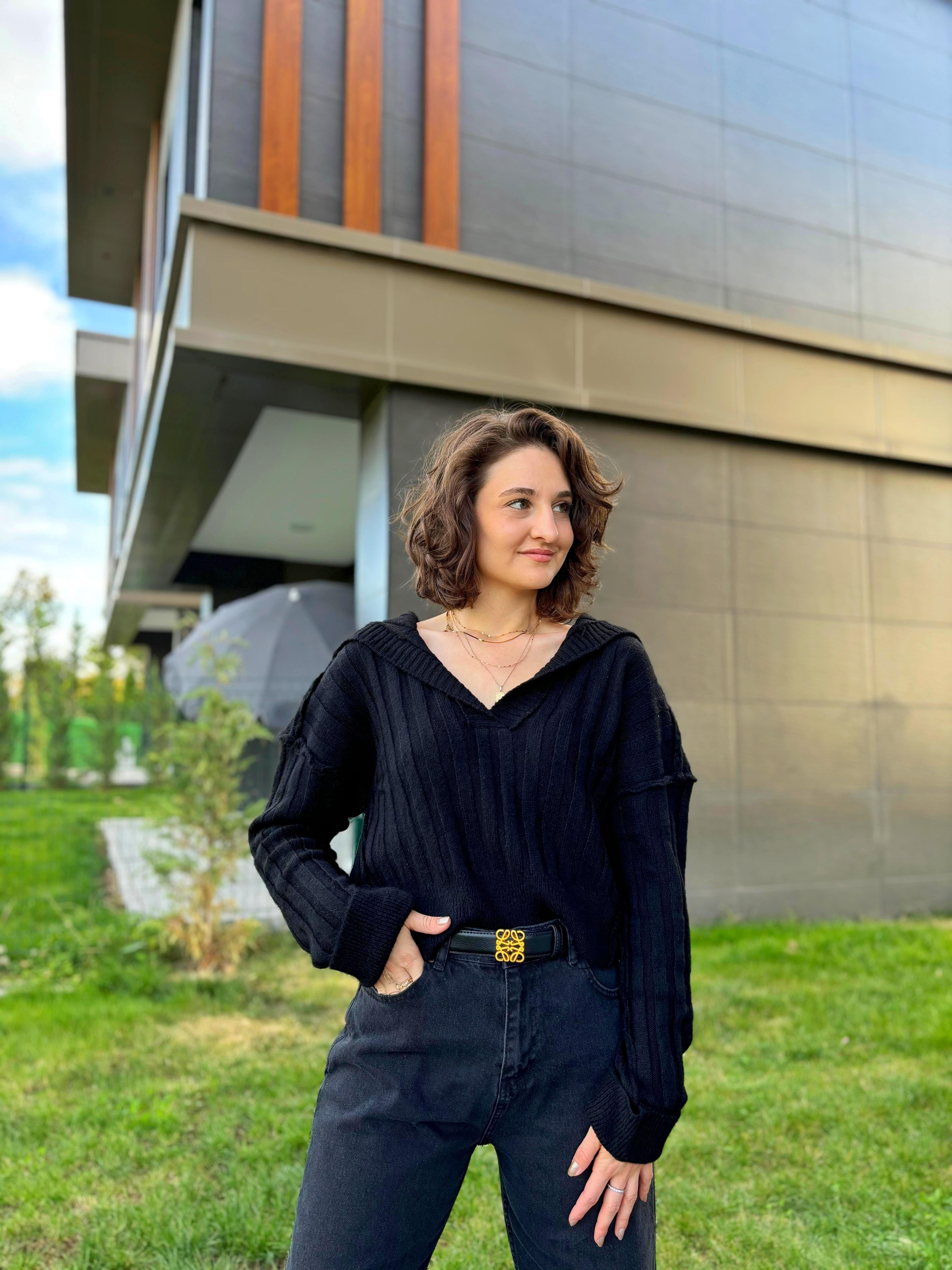 Yaka Detaylı Fitilli Triko Kazak - SİYAH