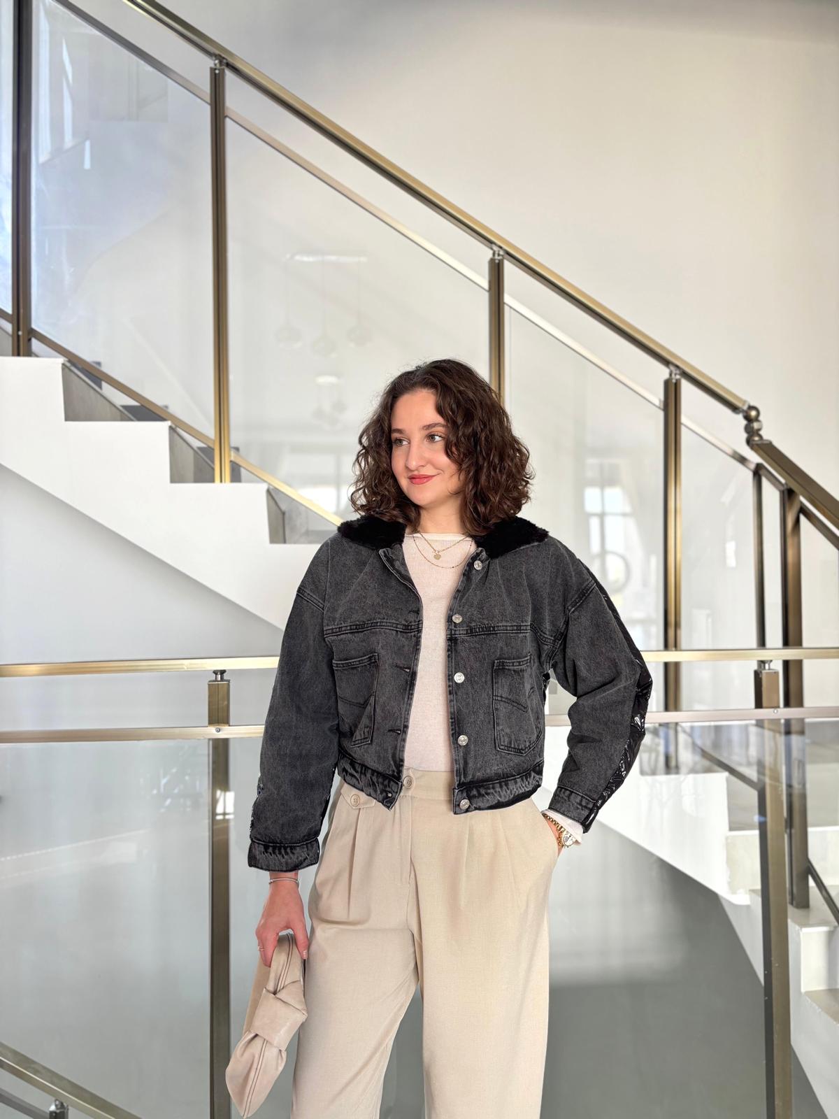 Yakası Kürk Sırtı Kapitone Detaylı Kot Ceket