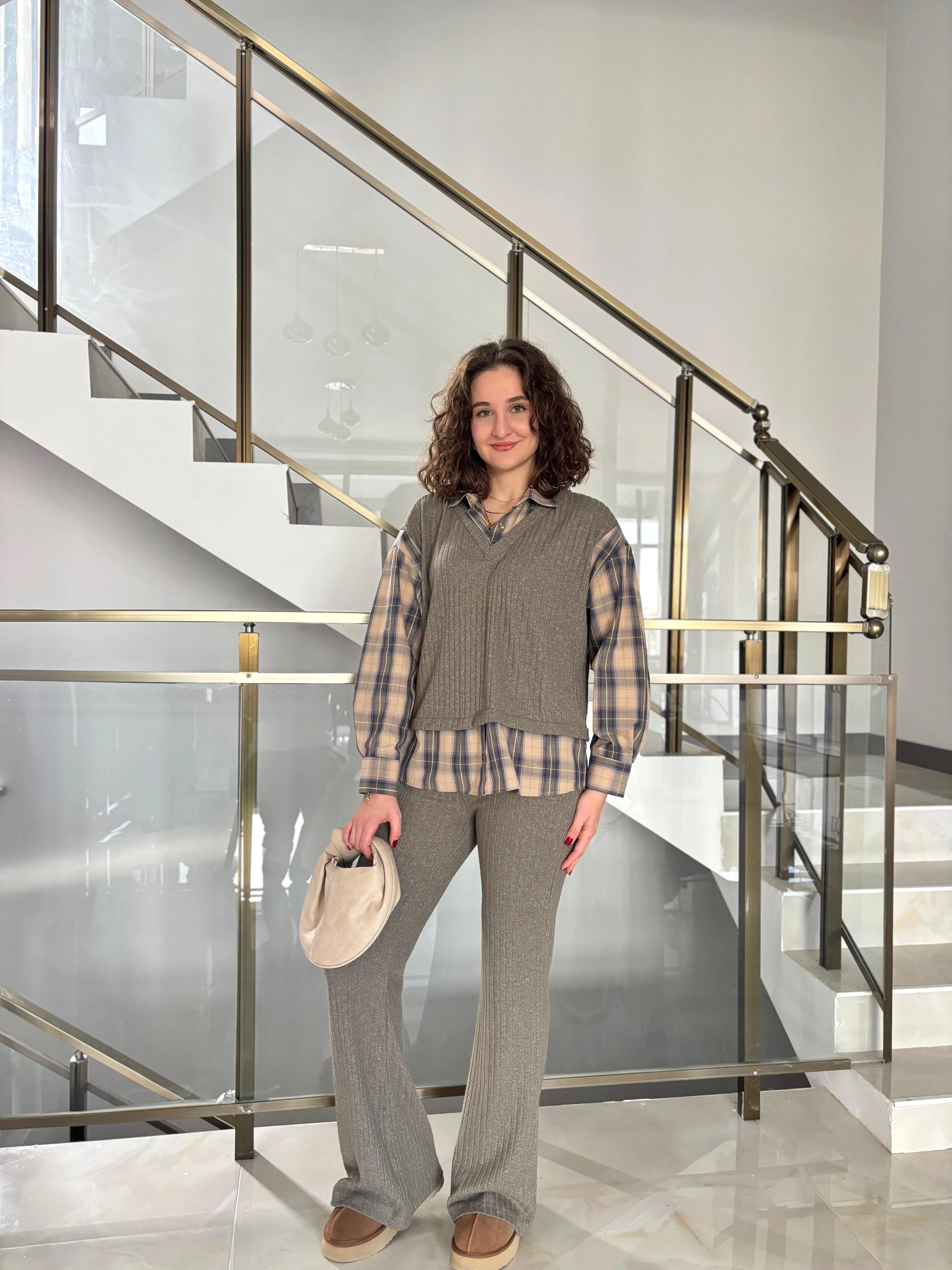 Gömlek Detaylı Triko Pantolon Takım