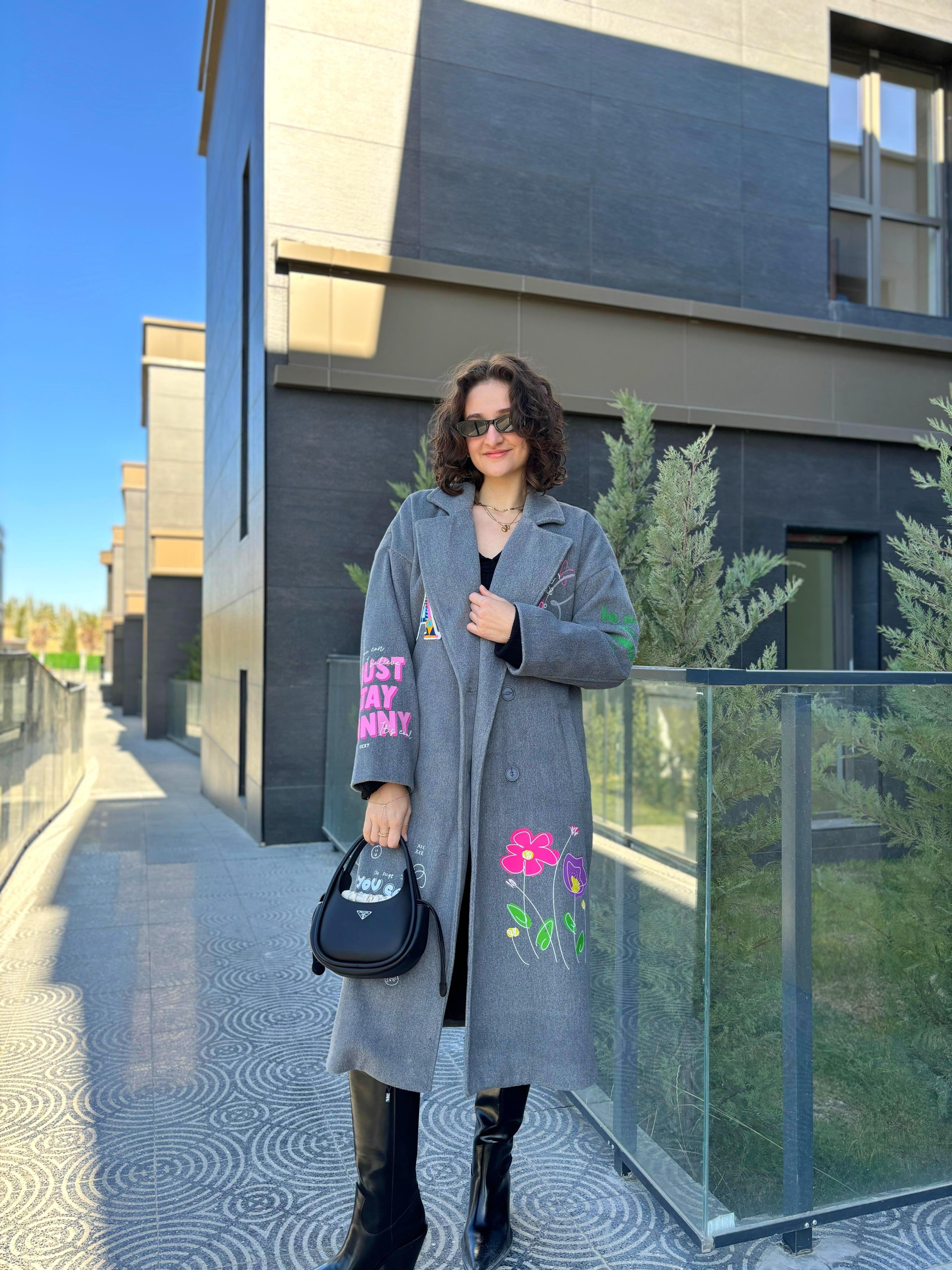 Baskı Detaylı Uzun Kaşe Kaban