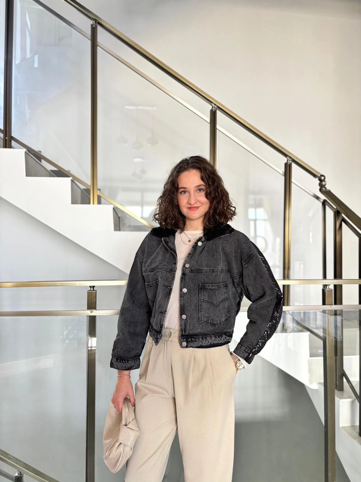 Yakası Kürk Sırtı Kapitone Detaylı Kot Ceket