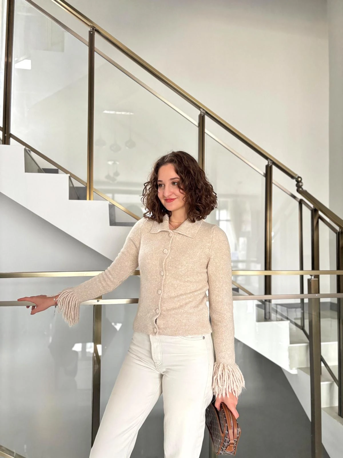 Kol Uçları Püskül Detaylı Yumoş Hırka - Bej