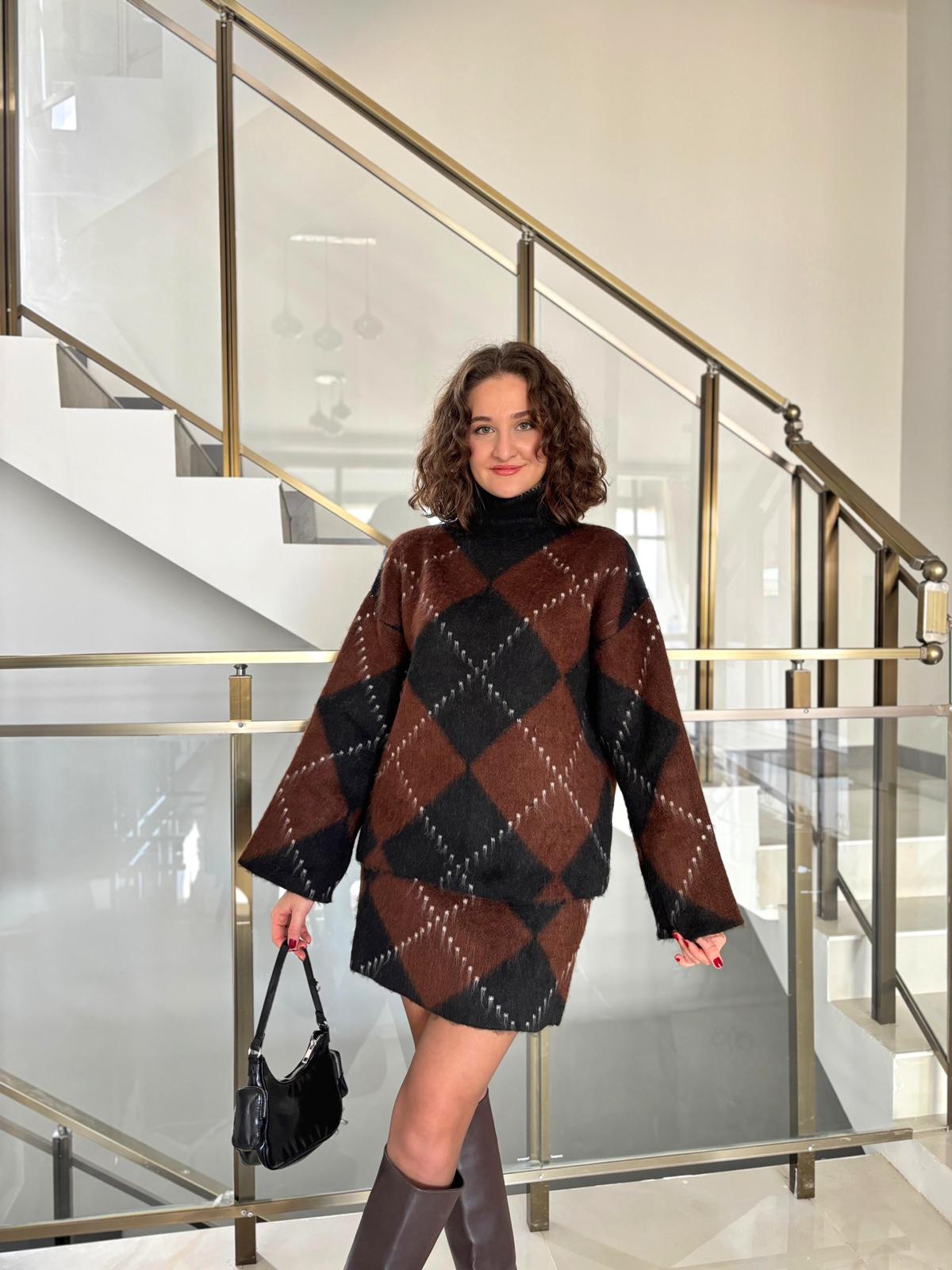 Baklava Desen Dik Yaka Kazak Etek Takım