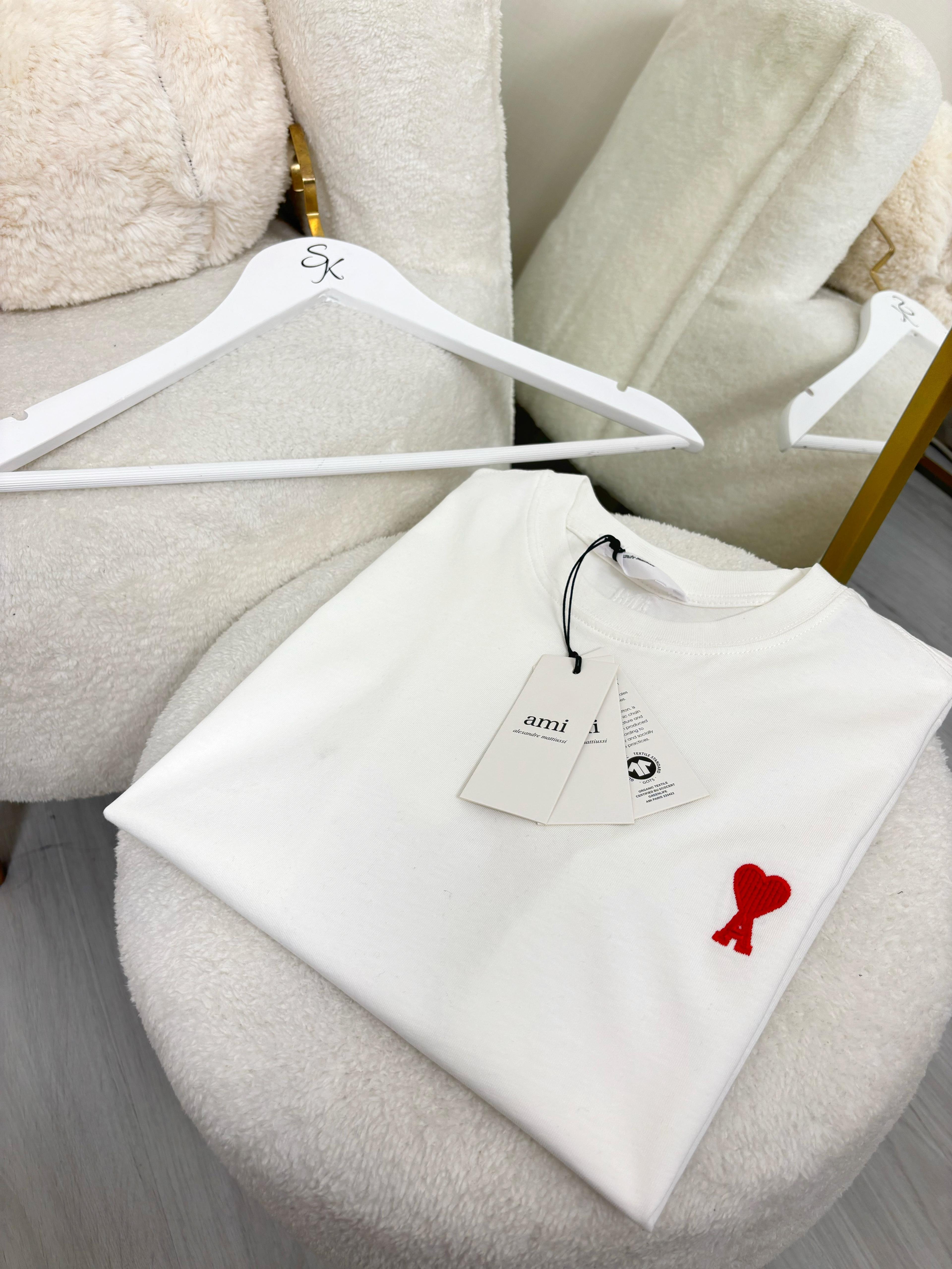 Orijinal Marka Kalp Nakışlı Tshirt