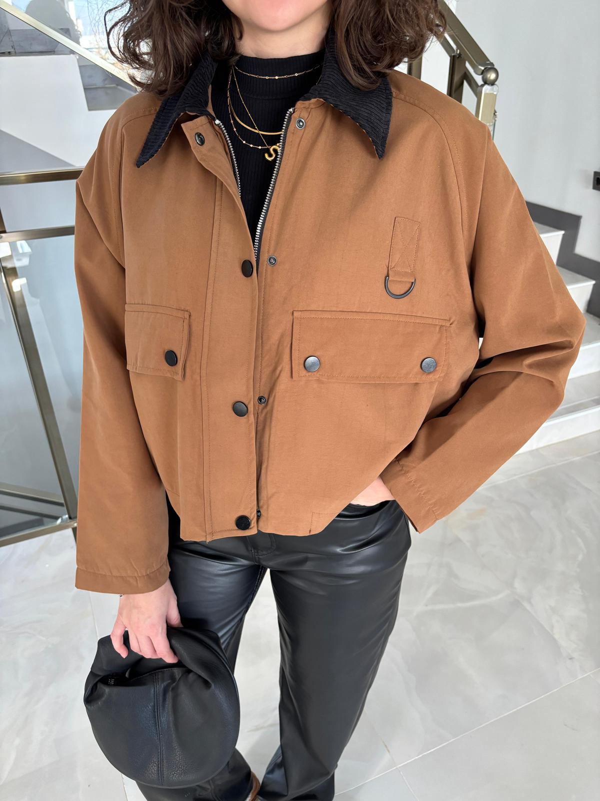 Marka  Model Kadife Yaka Trenç