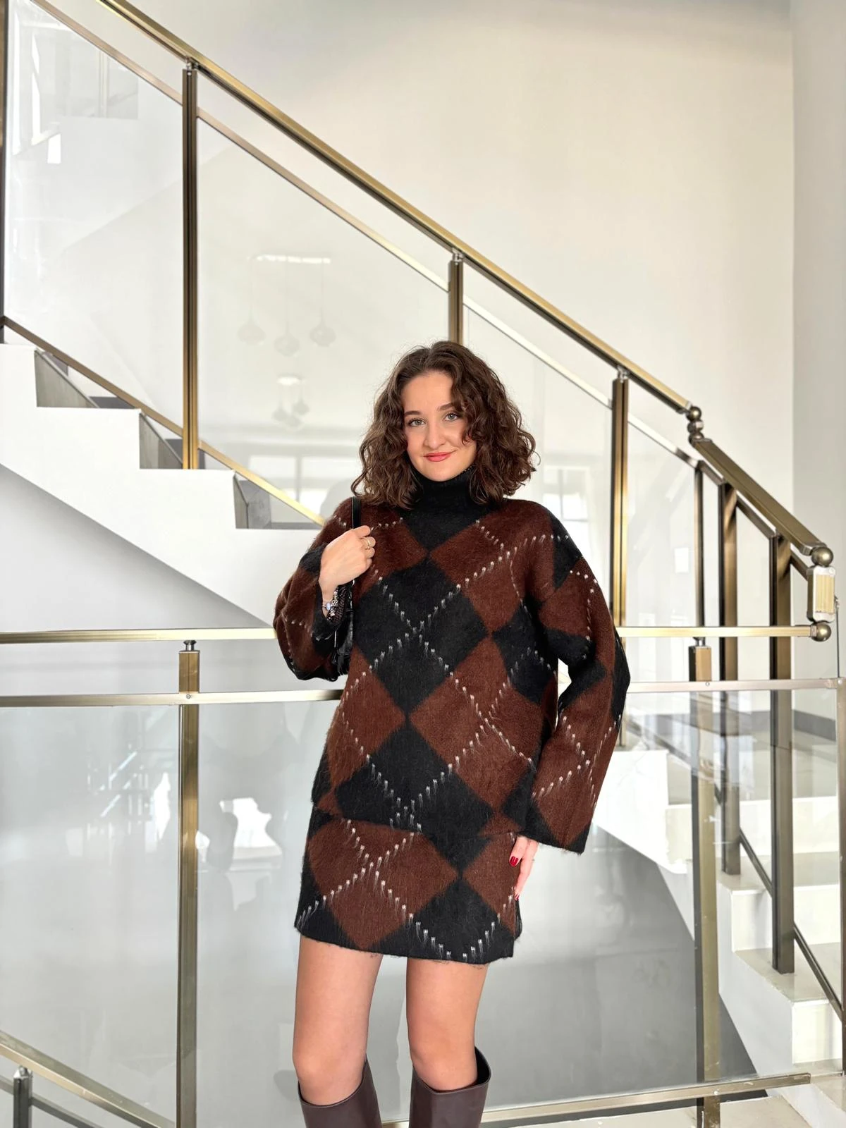 Baklava Desen Dik Yaka Kazak Etek Takım