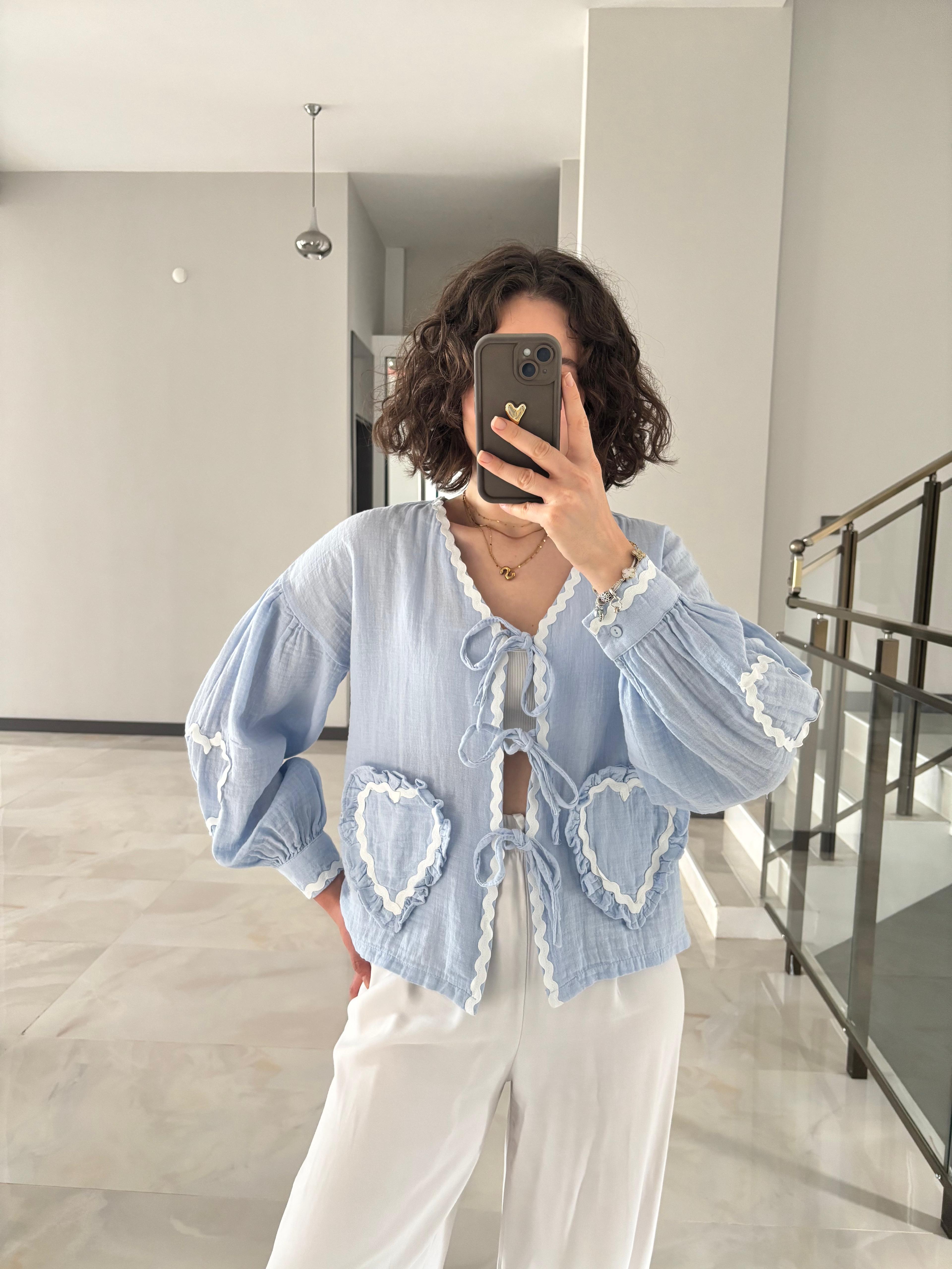 Kalp İşlemeli Pinterest Bluz