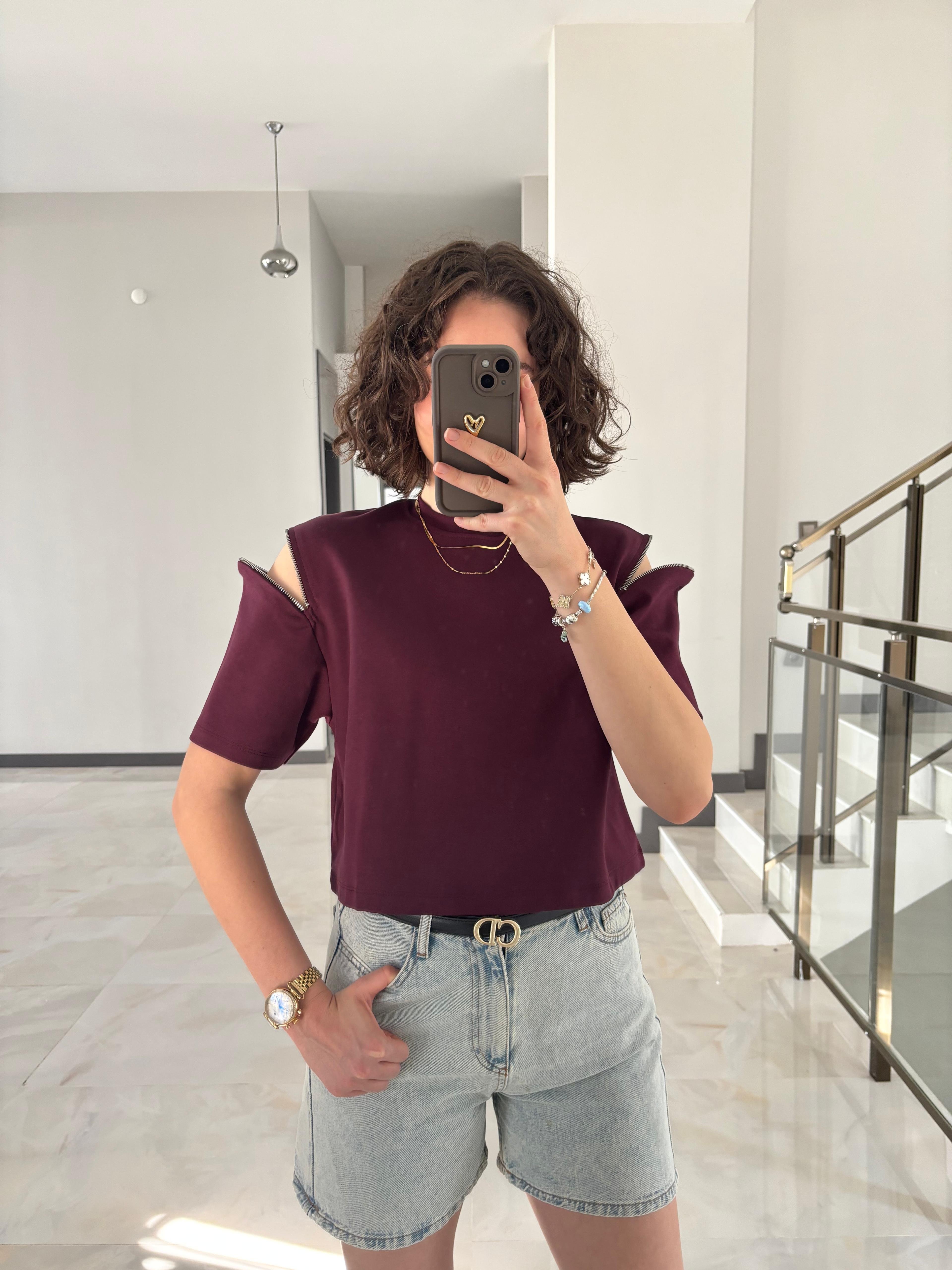 Fermuar Detaylı Tok Dokulu Tshirt