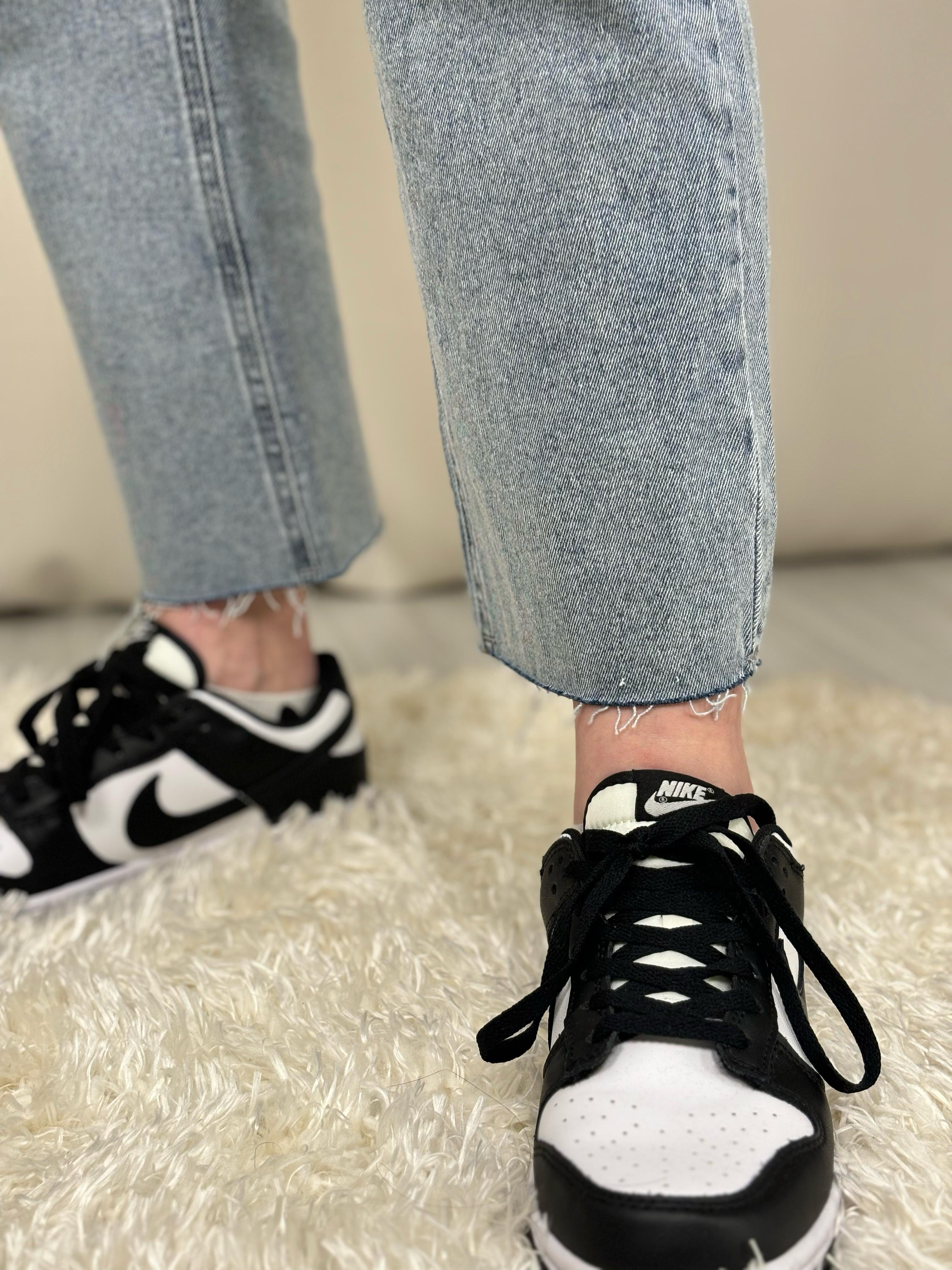 Kesik Paça Straight Jean