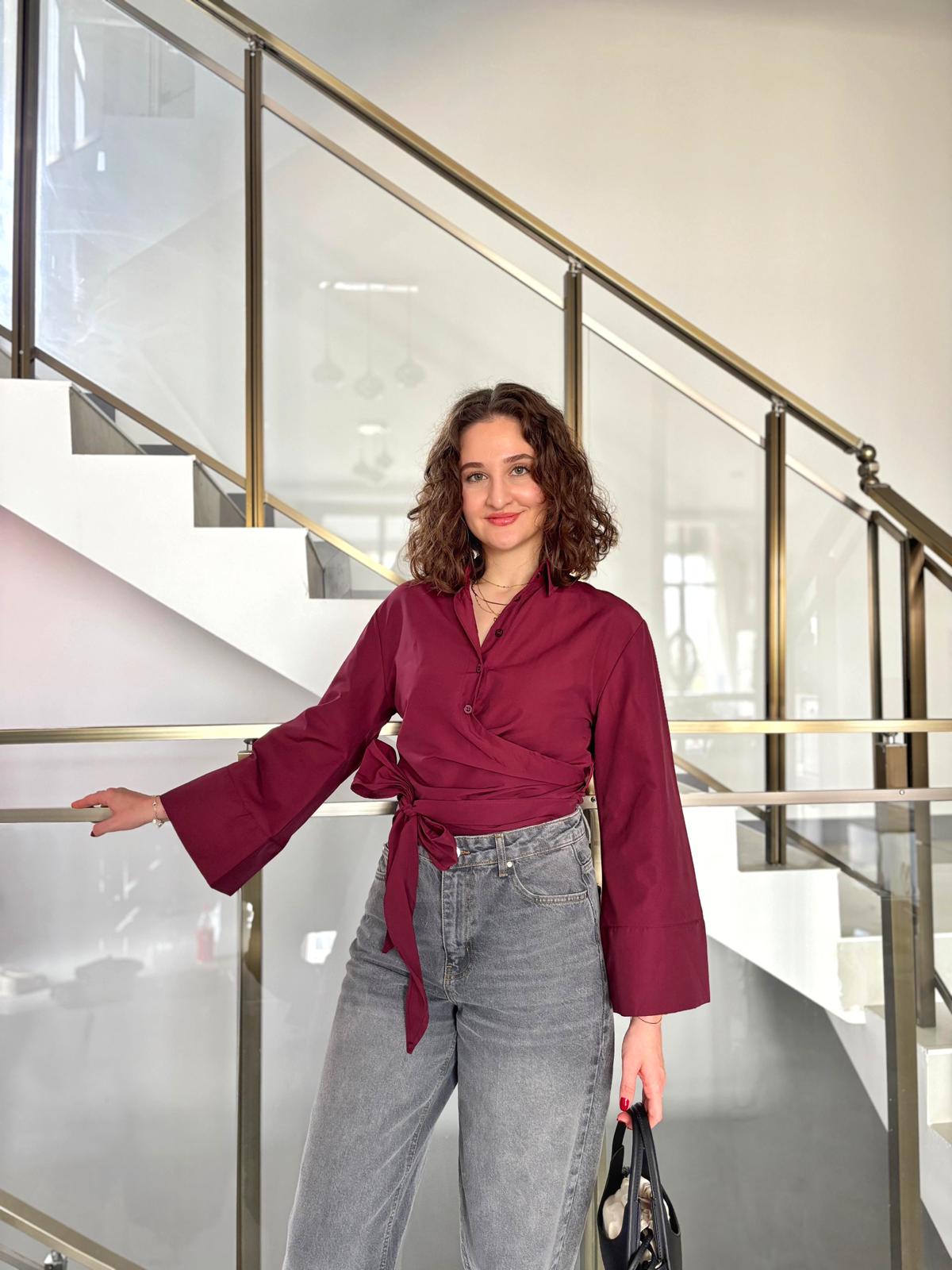 Geniş Kol Bağlama Detaylı Gömlek