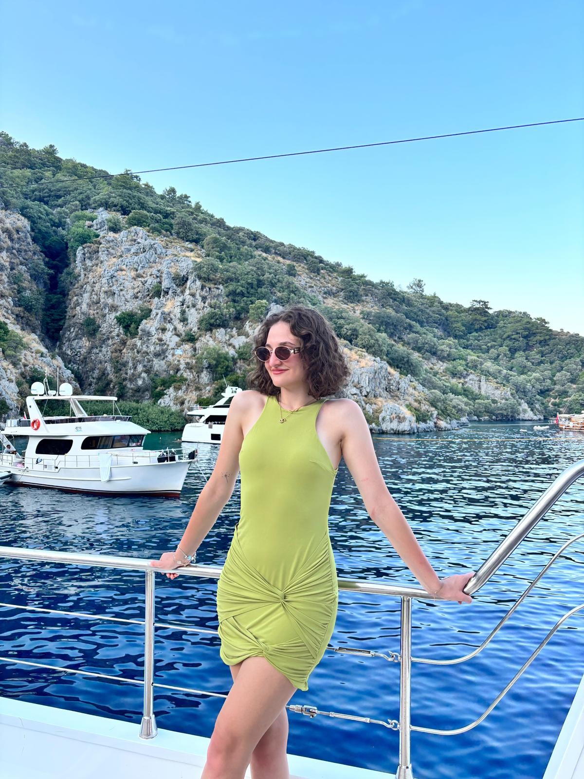 Vücudu Saran Düğüm Detaylı Mini Elbise