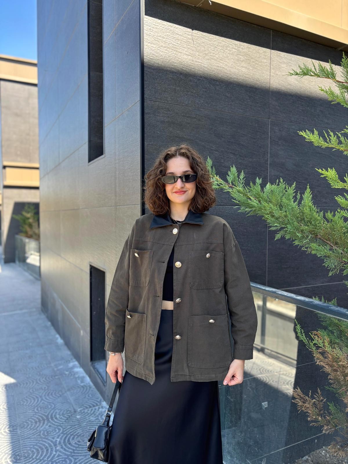 Yakası Deri Detaylı Gabardin Ceket