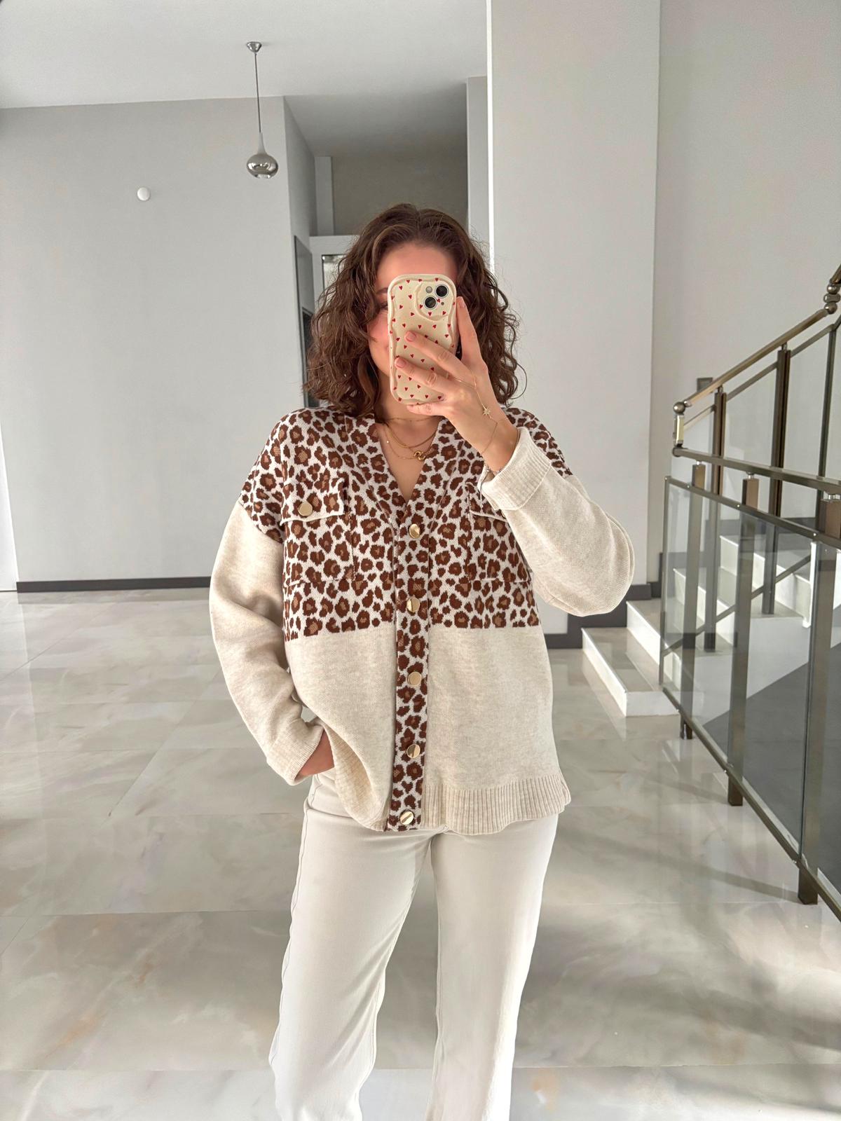 Leopar Desenli Gold Düğmeli Hırka