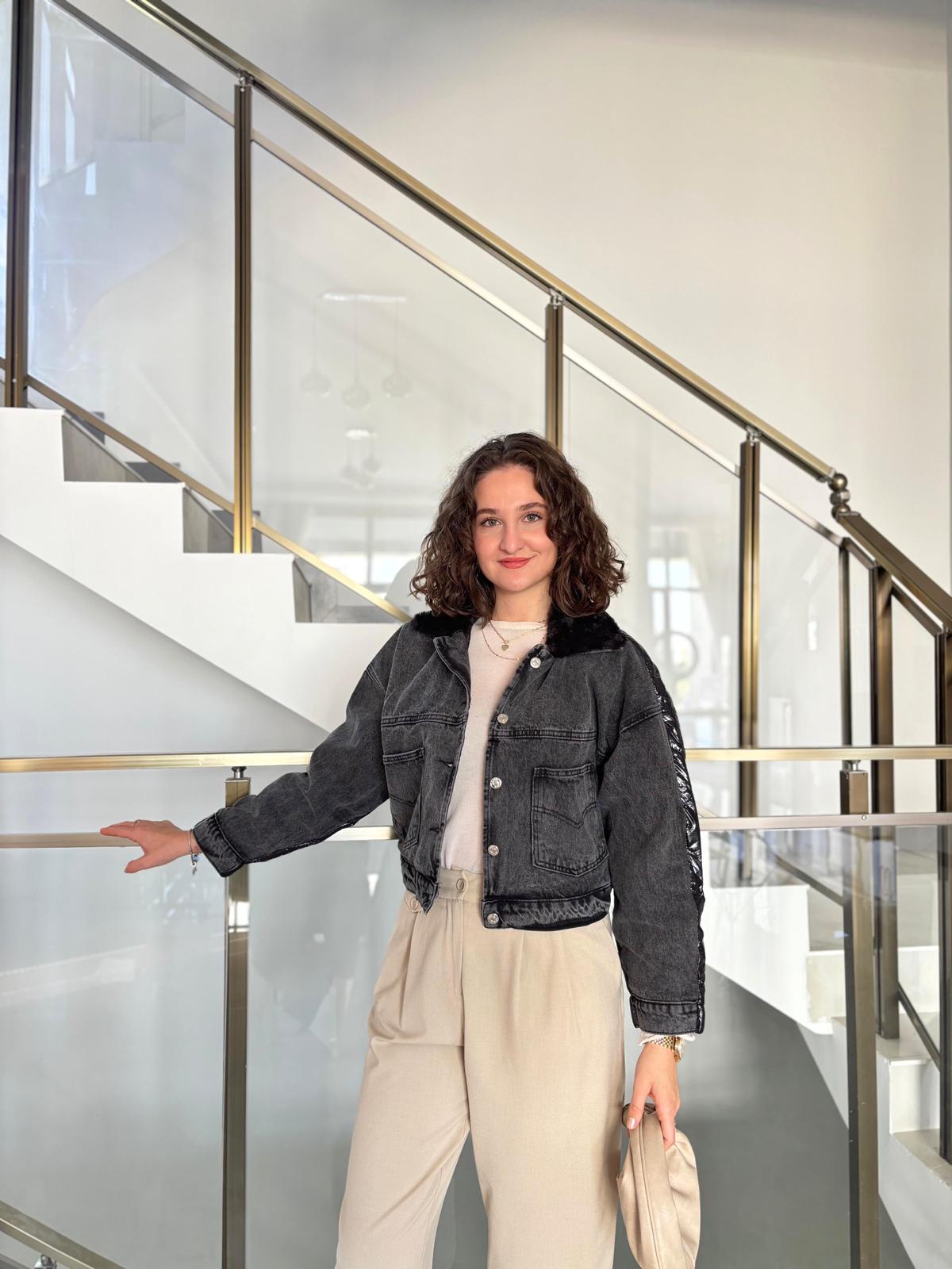 Yakası Kürk Sırtı Kapitone Detaylı Kot Ceket