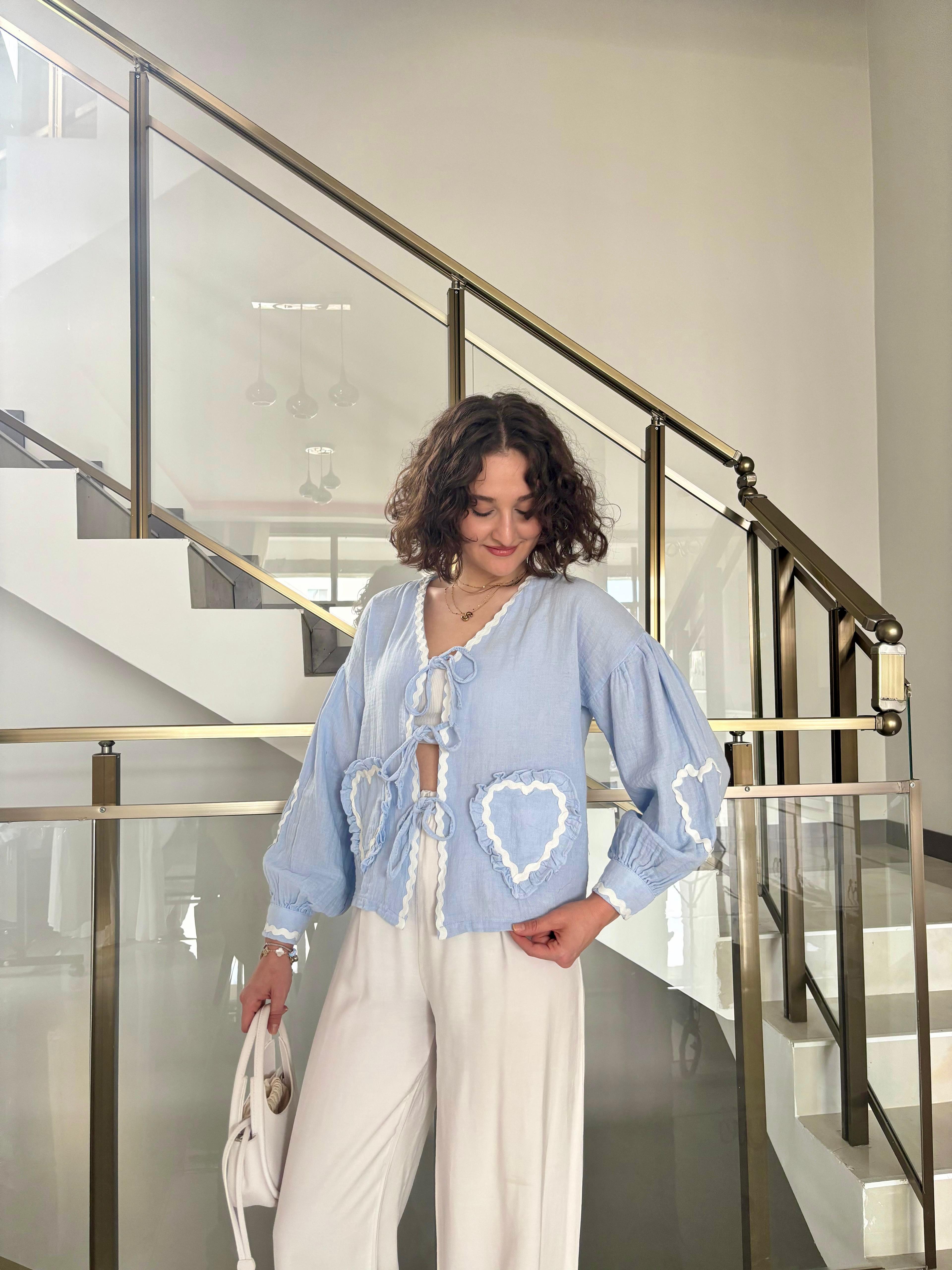 Kalp İşlemeli Pinterest Bluz