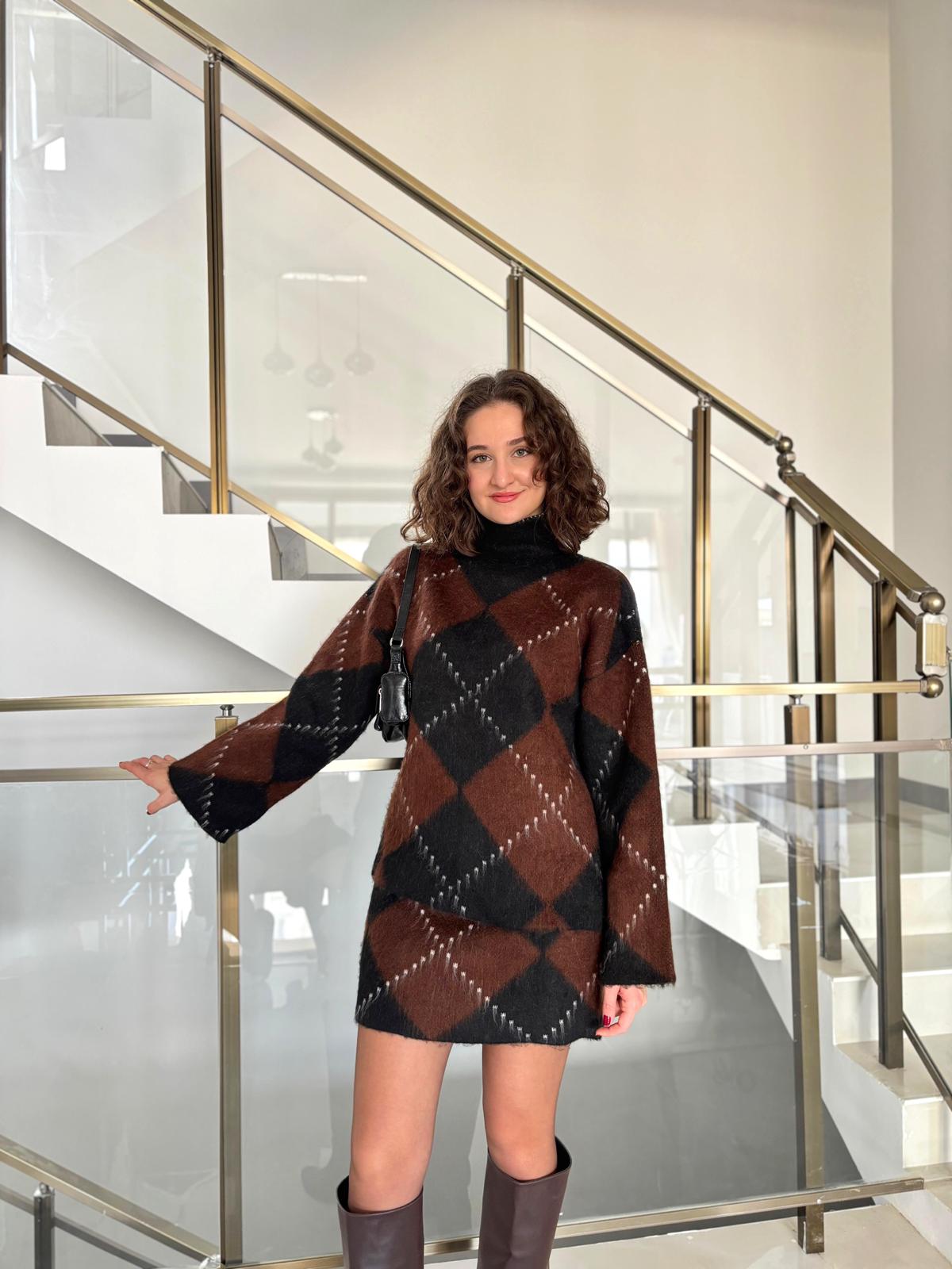 Baklava Desen Dik Yaka Kazak Etek Takım