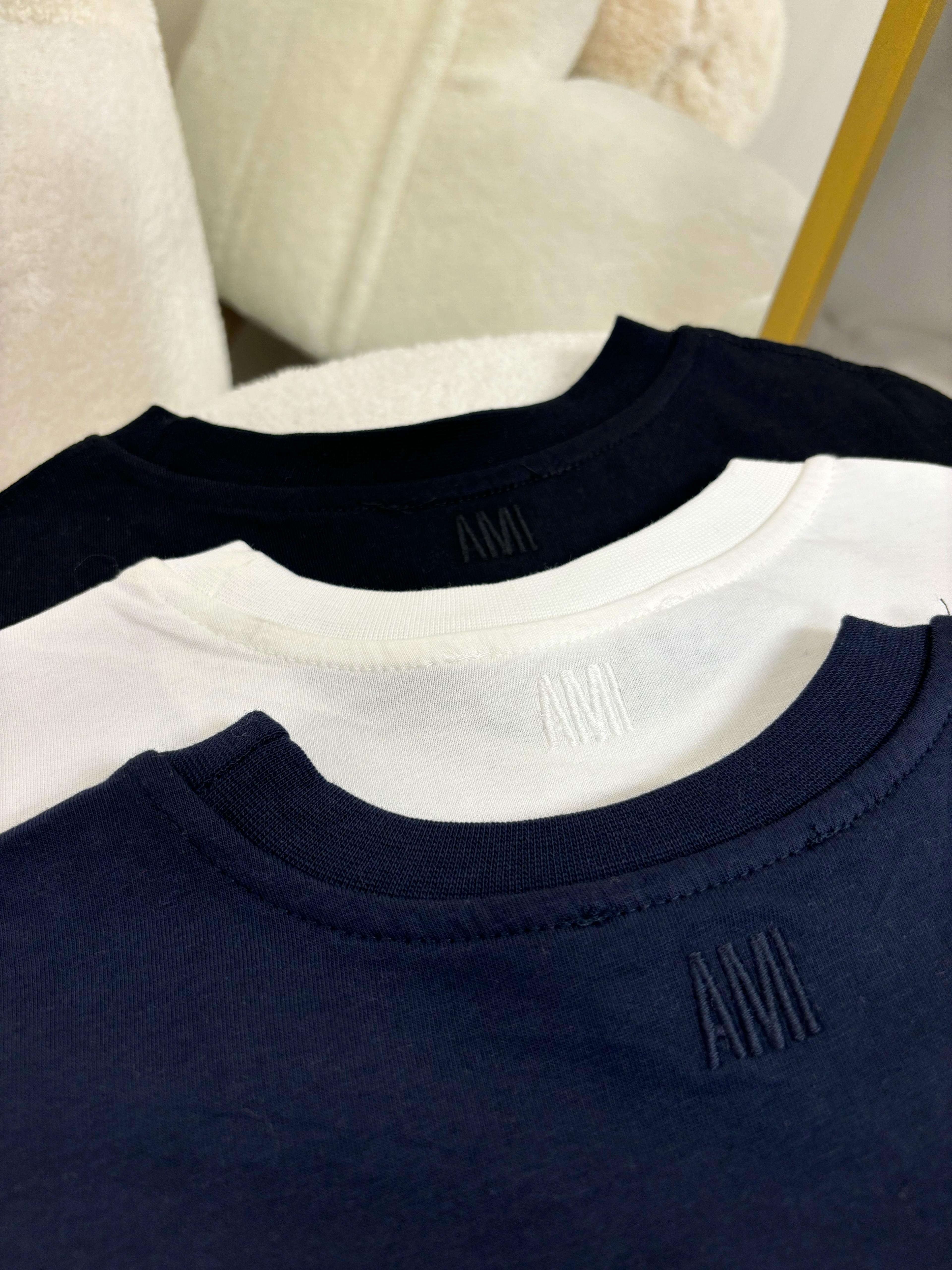 Orijinal Marka Kalp Nakışlı Tshirt