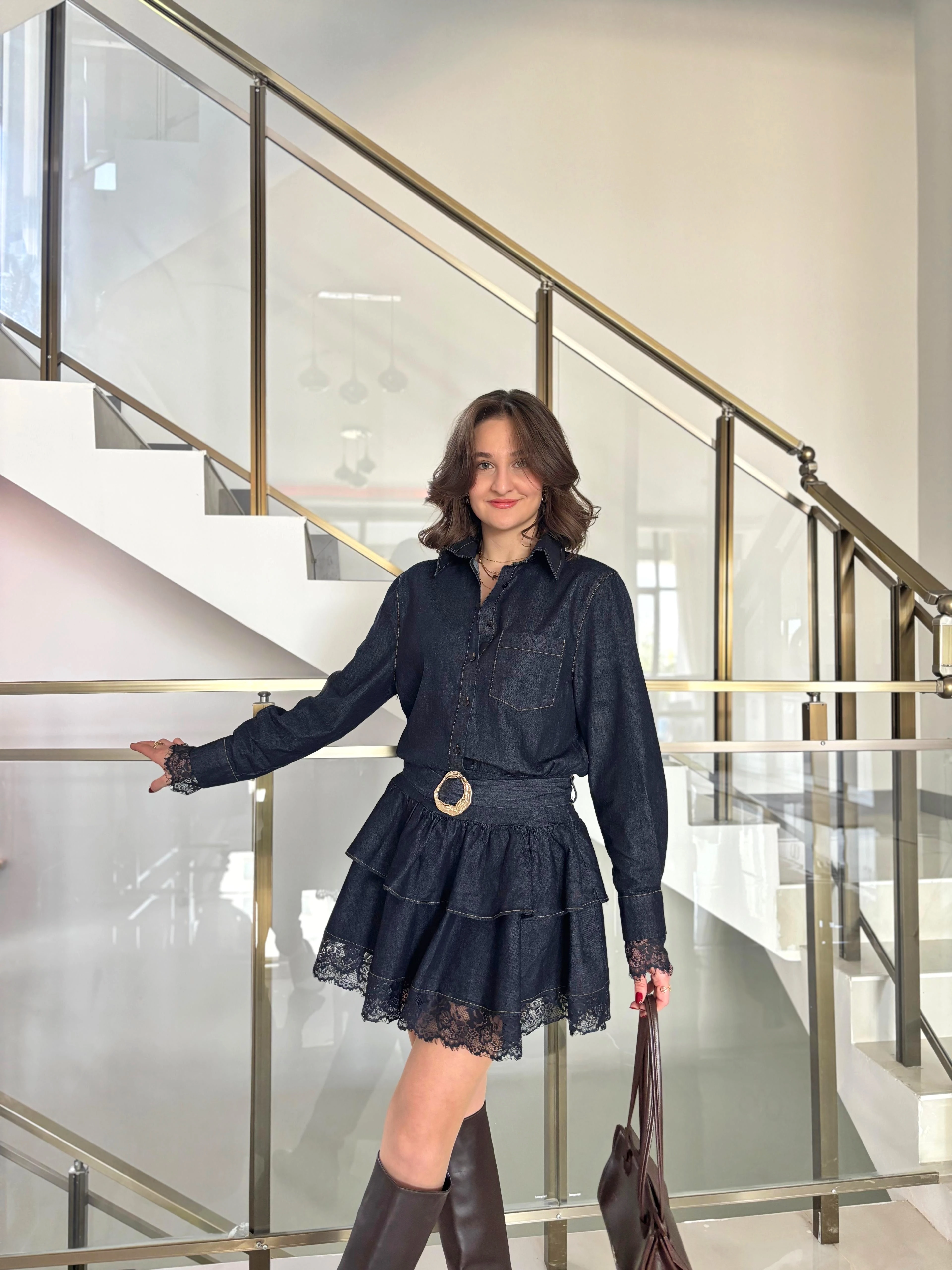 Etek Ucu Ve Kolları Dantelli Beli Kemerli Denim Elbise