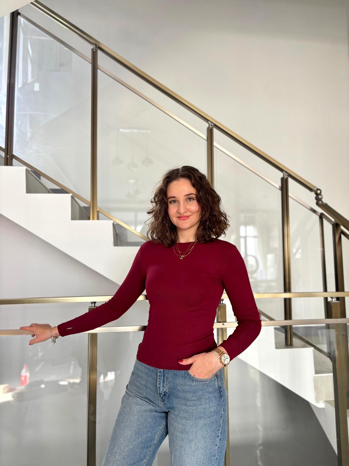 Orijinal Marka  Parmak Geçirmeli Soft Touch Bluz