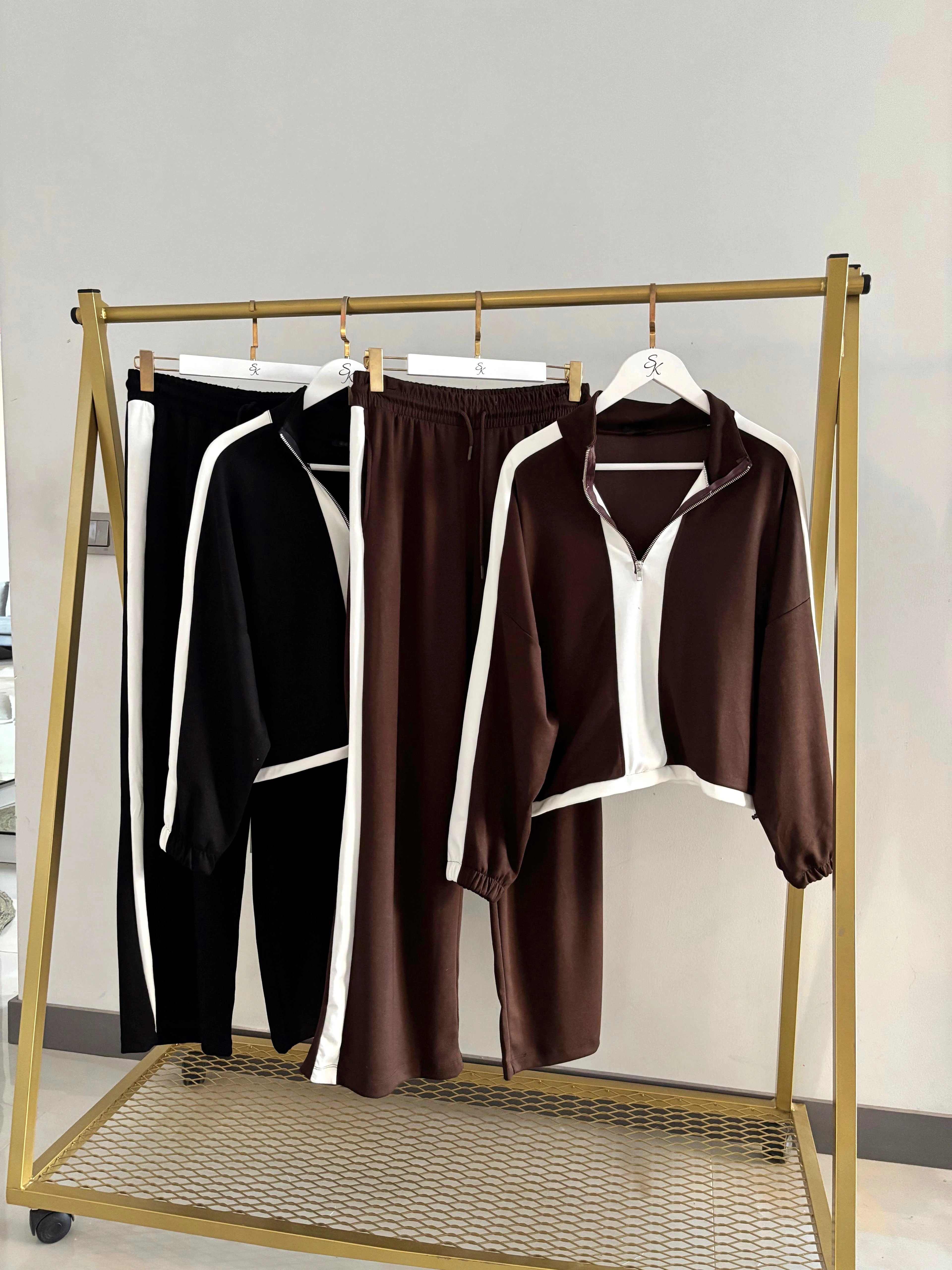 Önü Fermuarlı Şerit Detaylı Modal Takım