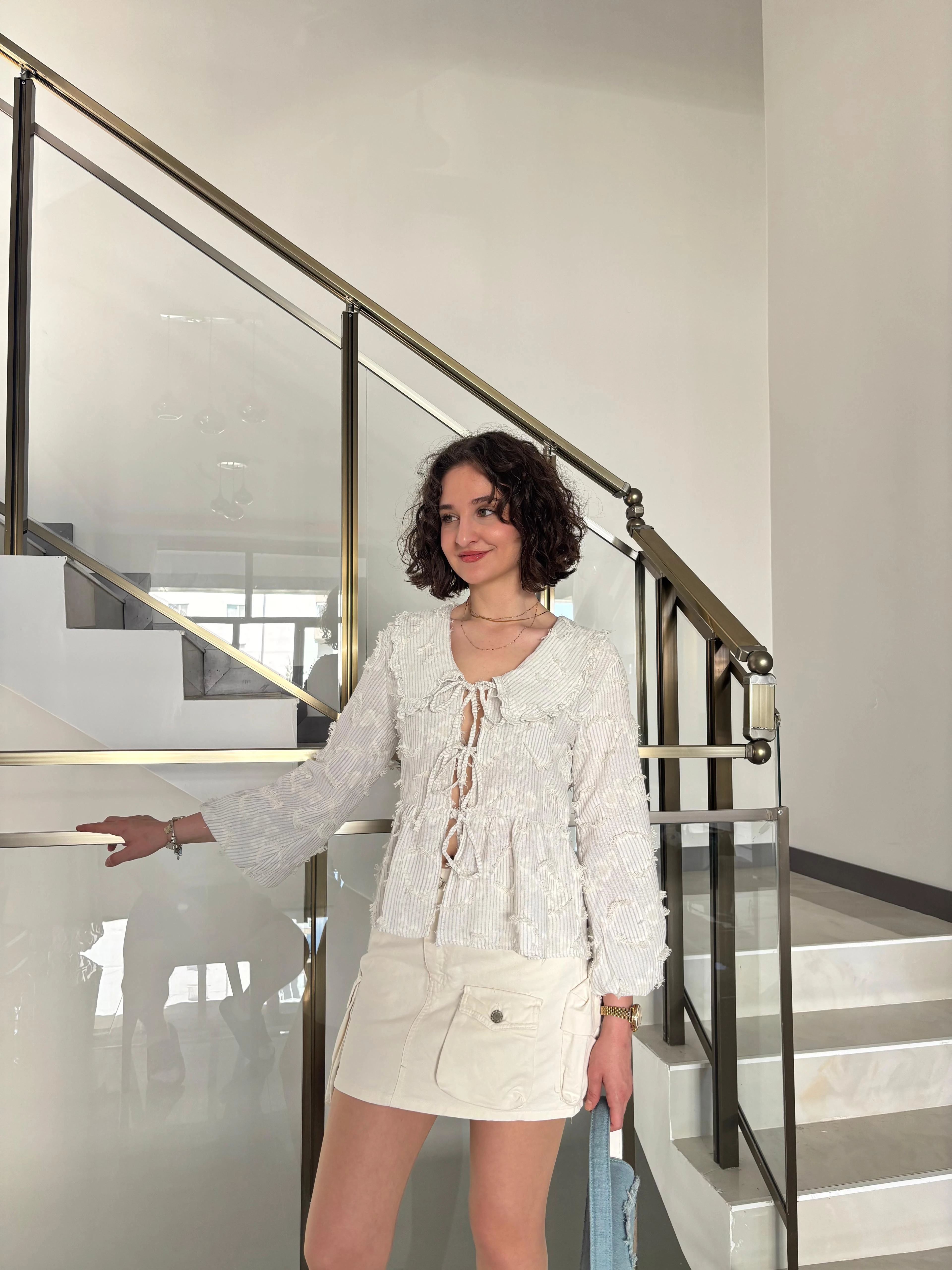 Püskül Detay Bebe Yaka Gömlek