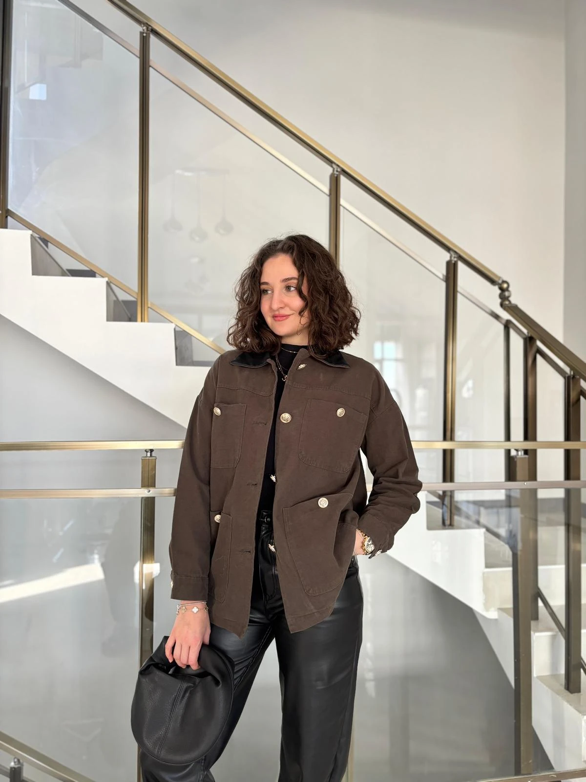 Yakası Deri Detaylı Gabardin Ceket