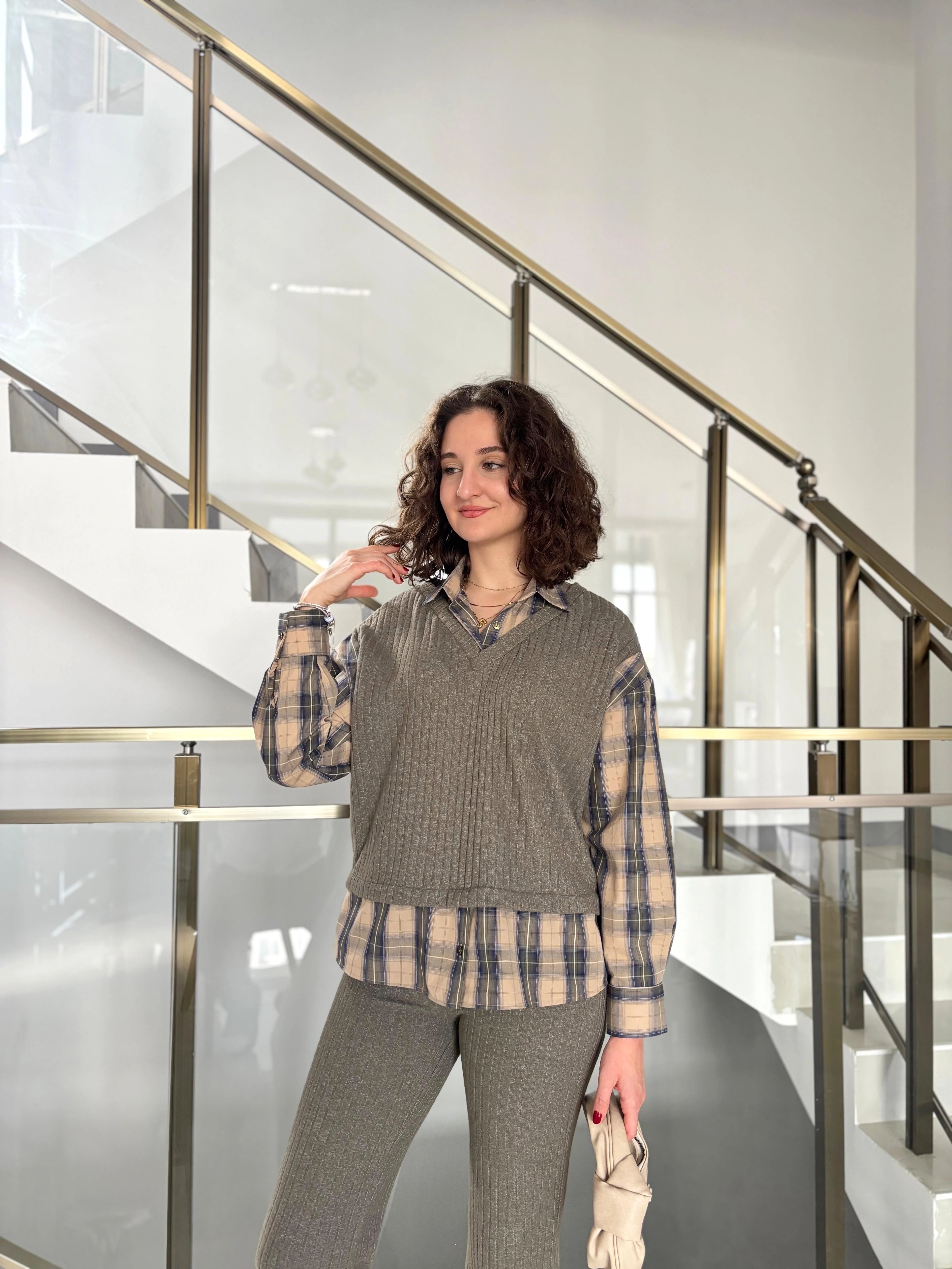 Gömlek Detaylı Triko Pantolon Takım