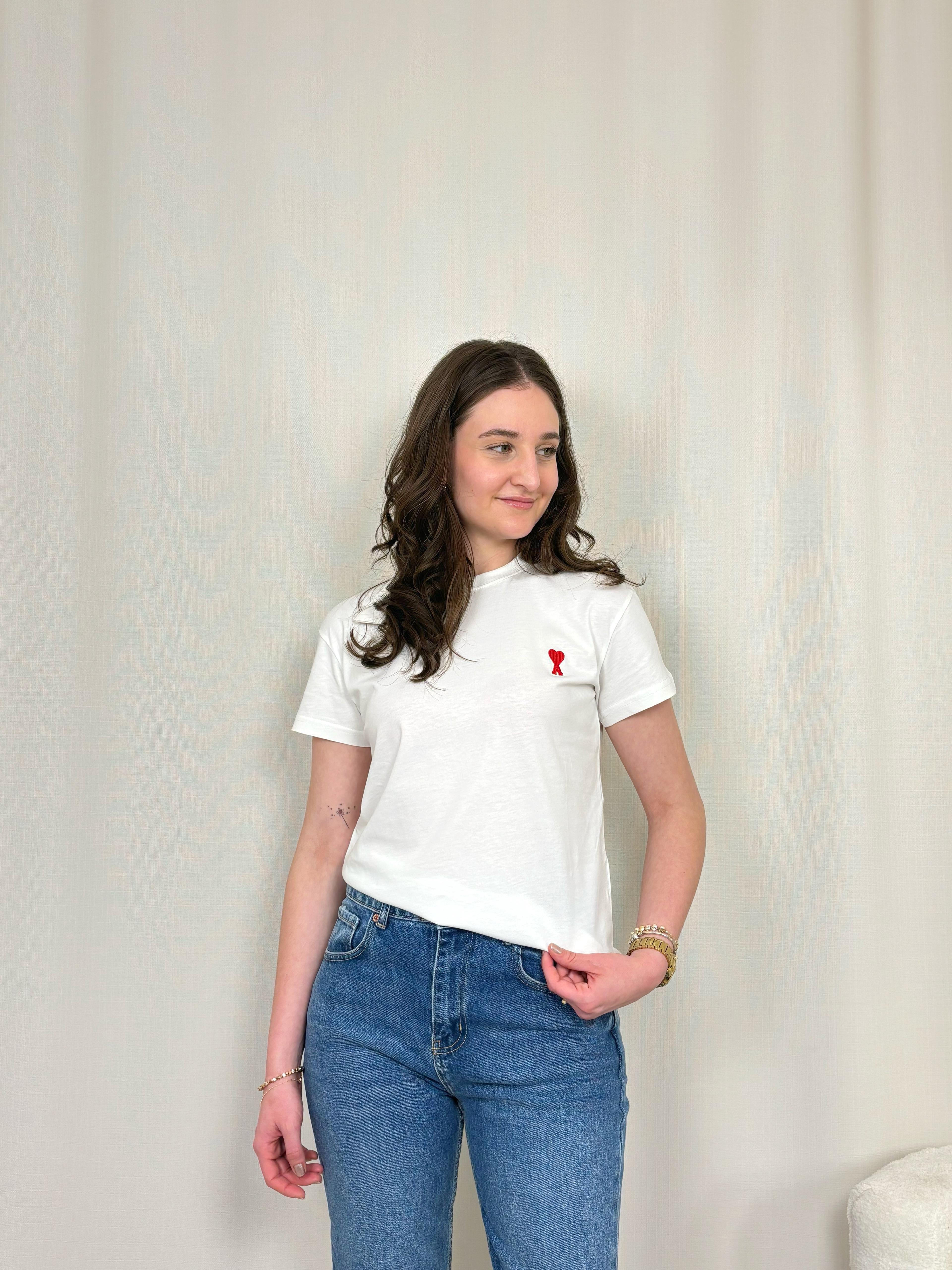 Orijinal Marka Kalp Nakışlı Tshirt