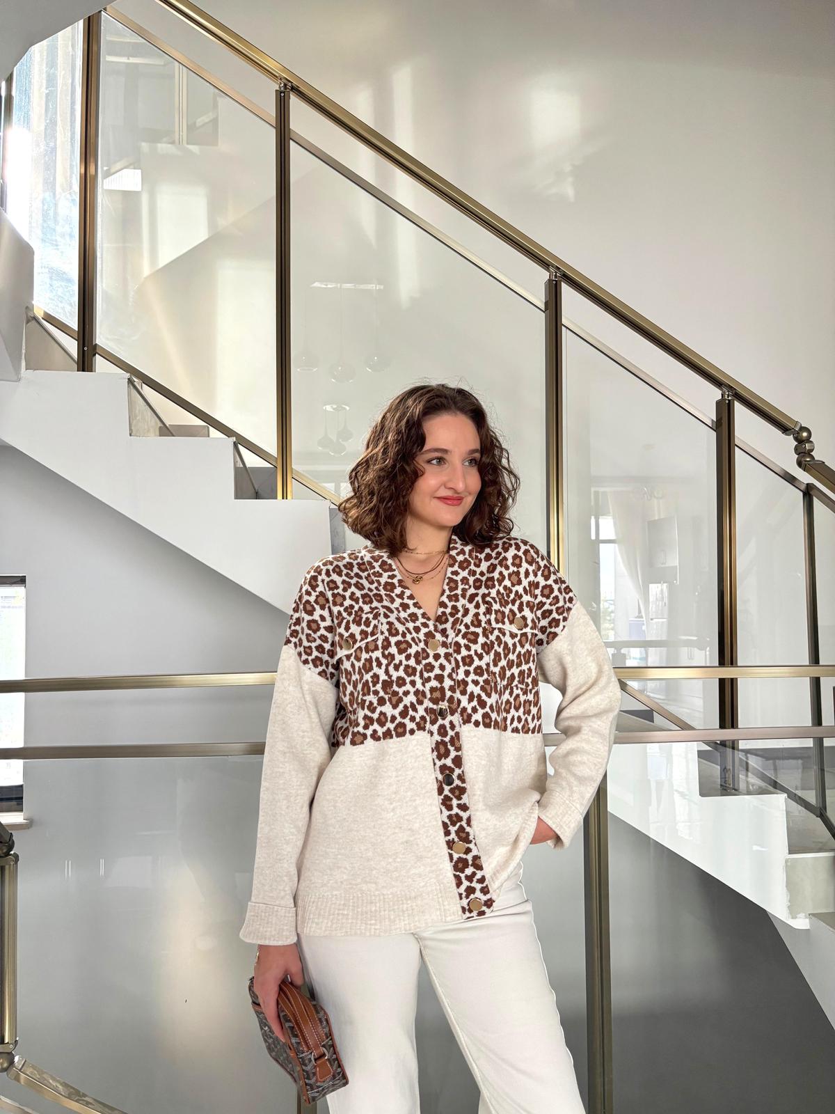 Leopar Desenli Gold Düğmeli Hırka