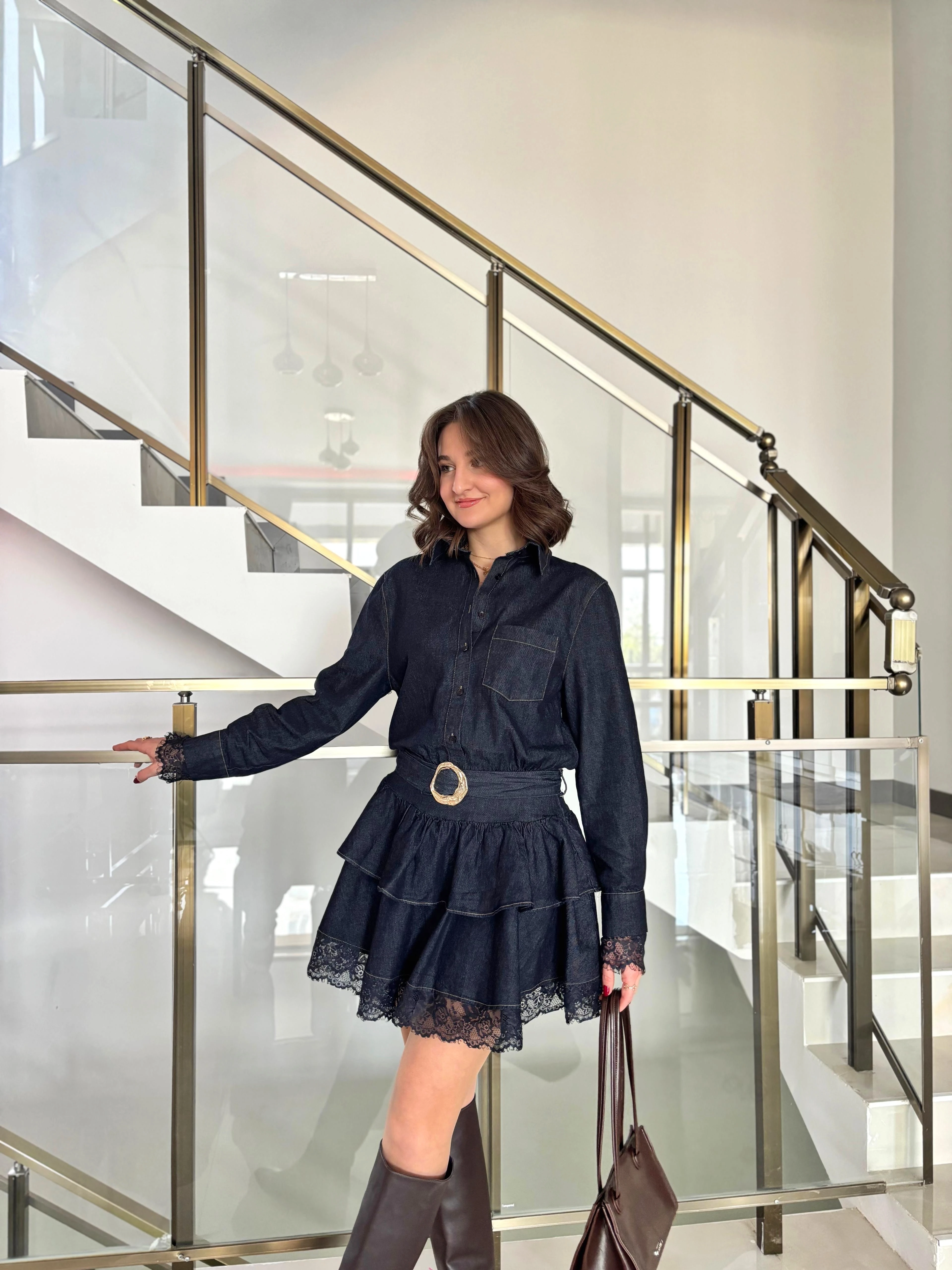 Etek Ucu Ve Kolları Dantelli Beli Kemerli Denim Elbise