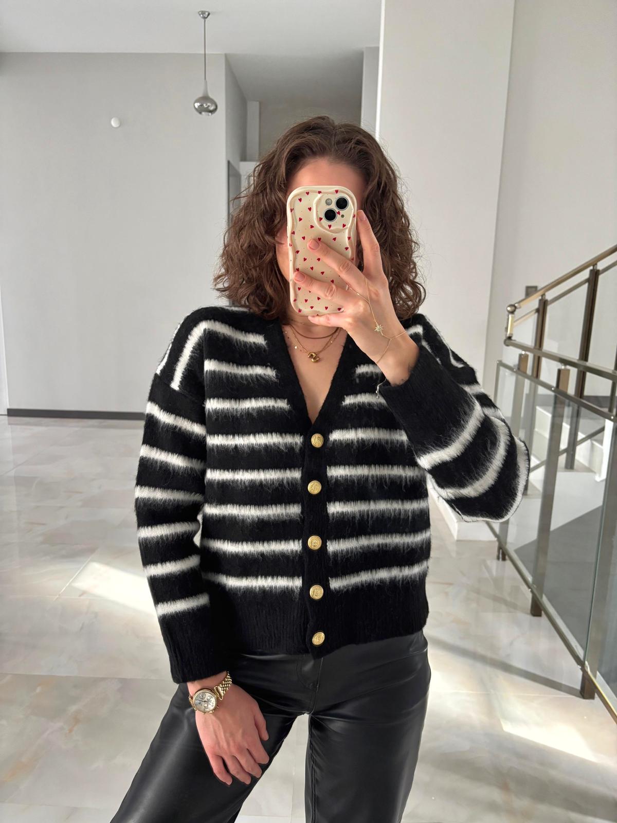 Siyah Çizgili Yumoş Massi Hırka