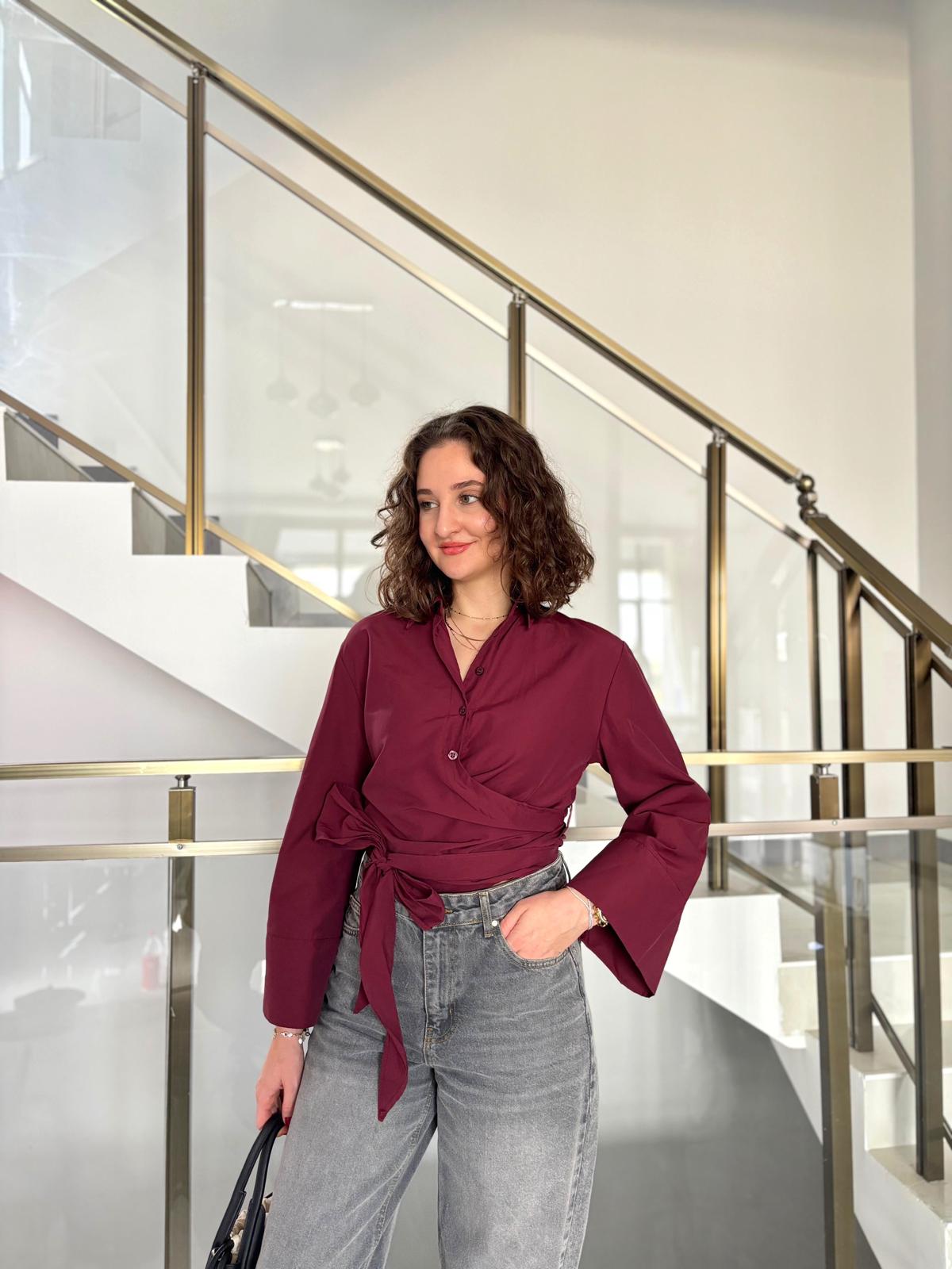 Geniş Kol Bağlama Detaylı Gömlek