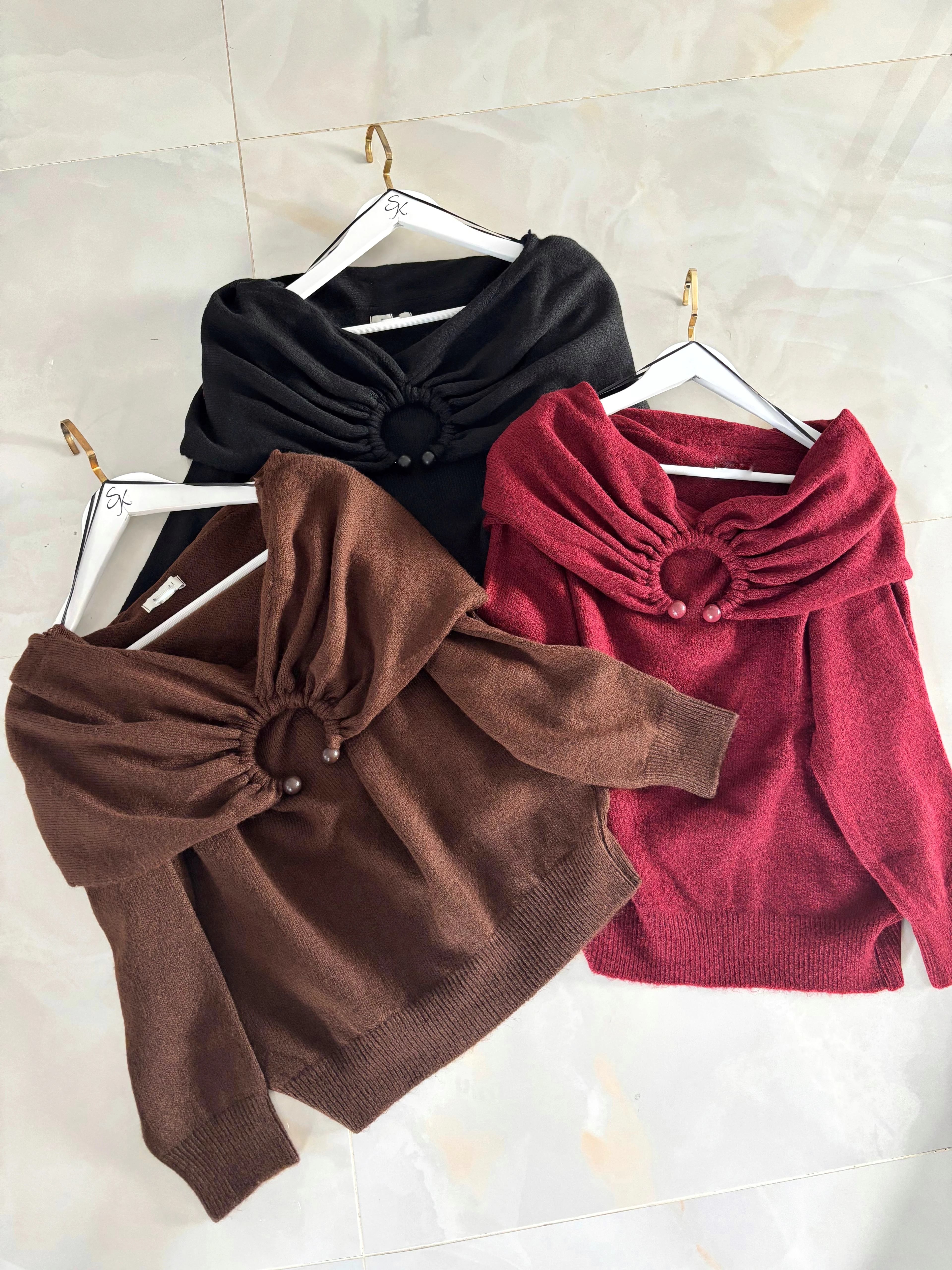 Madonna Yaka Toka Detaylı Triko