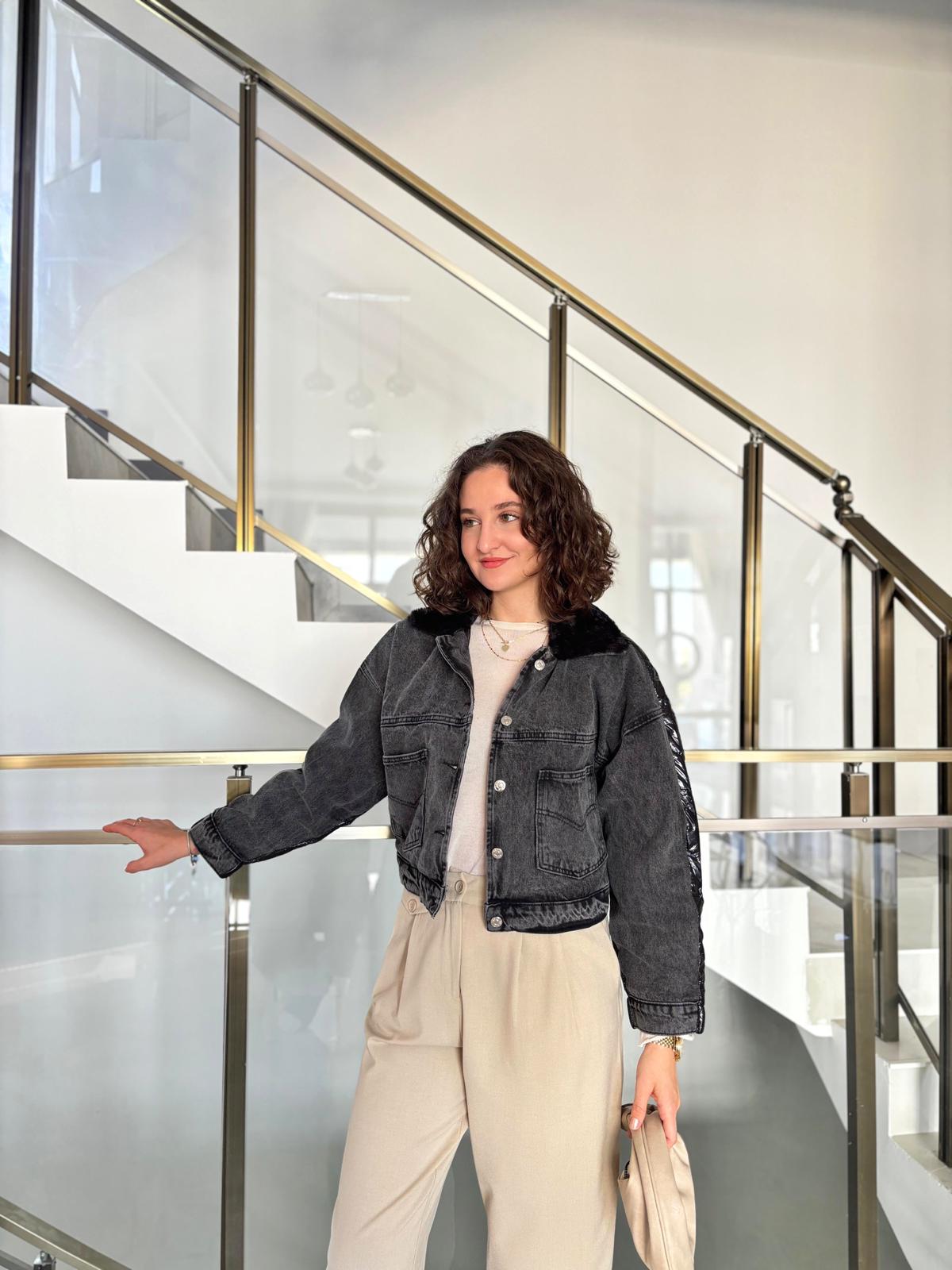 Yakası Kürk Sırtı Kapitone Detaylı Kot Ceket