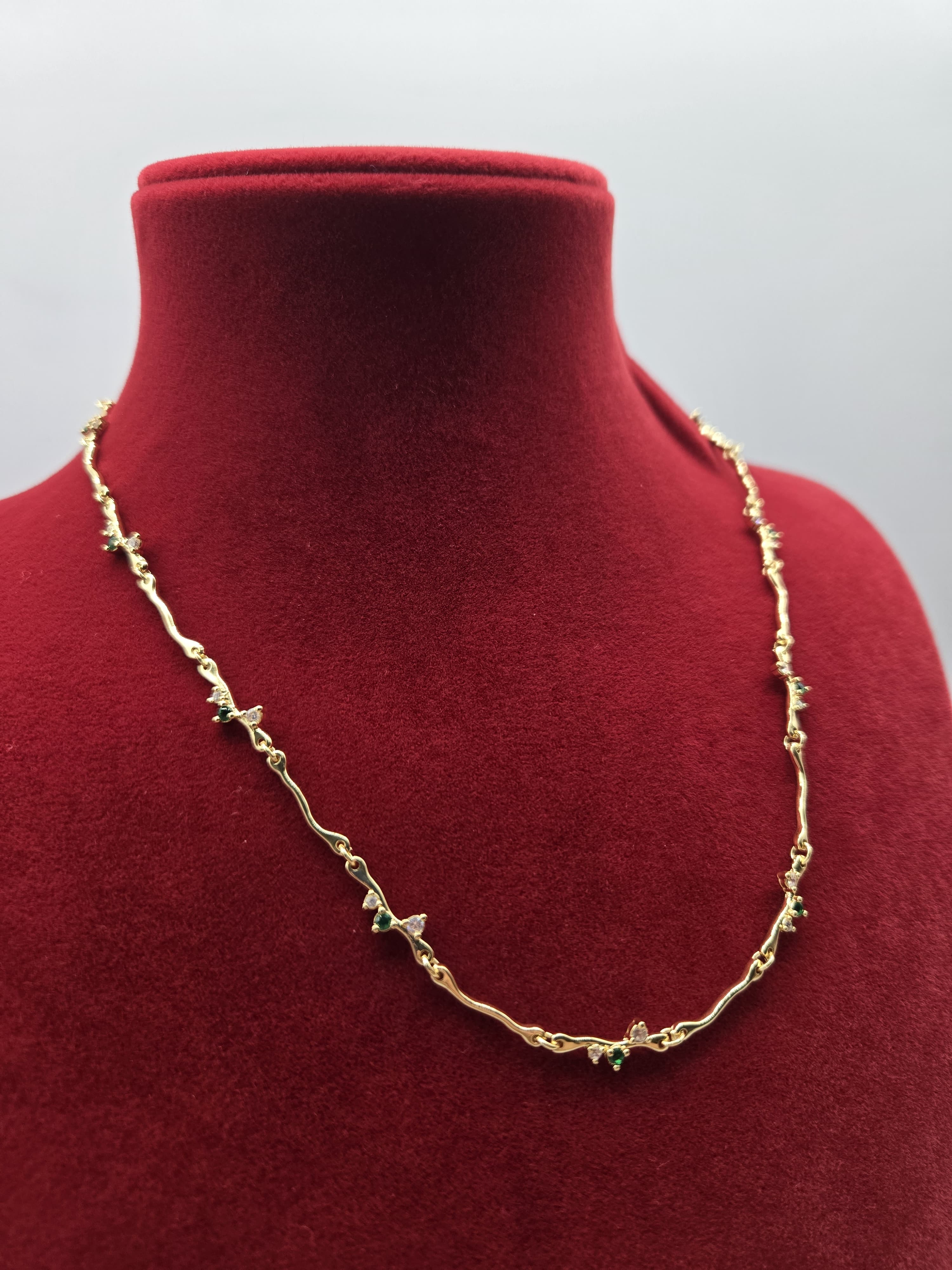 Zümrüdü anka kolye