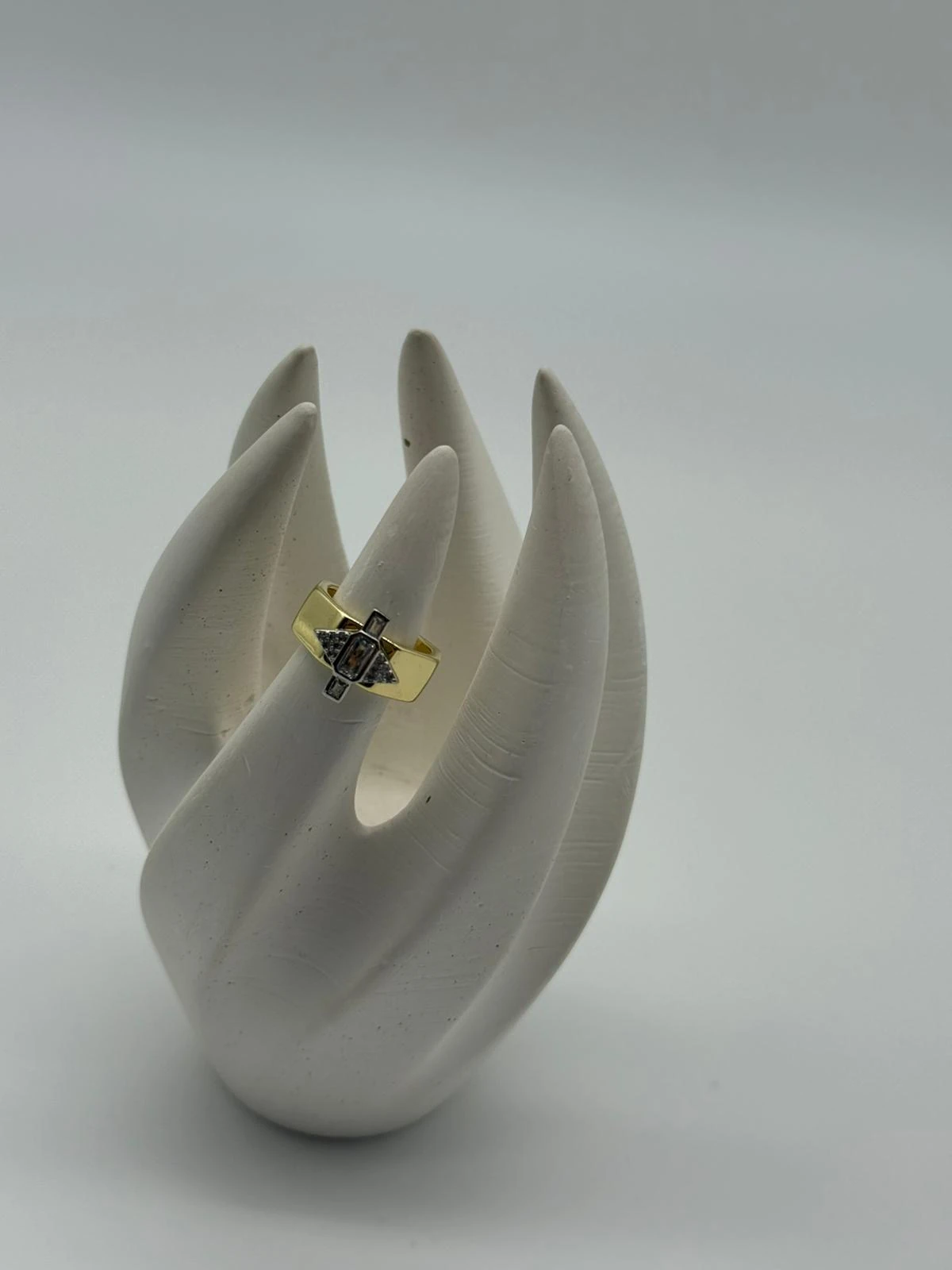 baget taşlı köşeli yüzük 