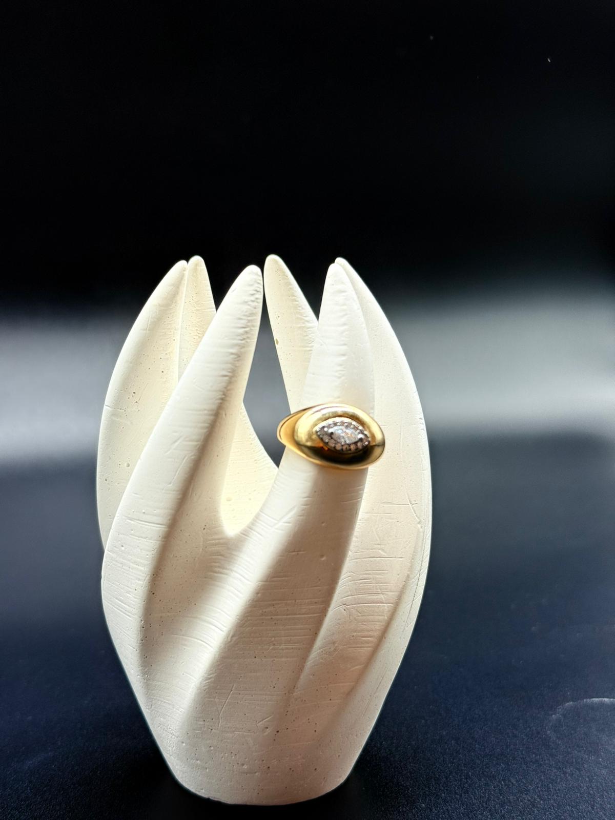 Ortası göz yüzük 