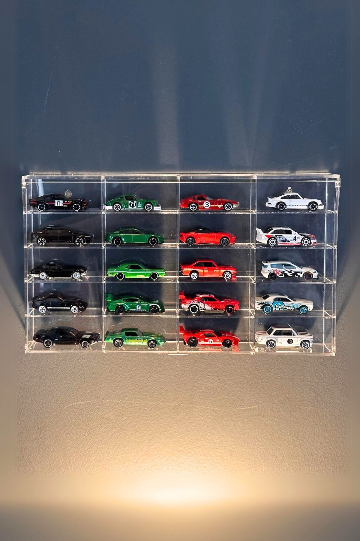 Kapaklı Hot Wheels Araba Rafı Pleksi 20 Araçlık Model Sergileme