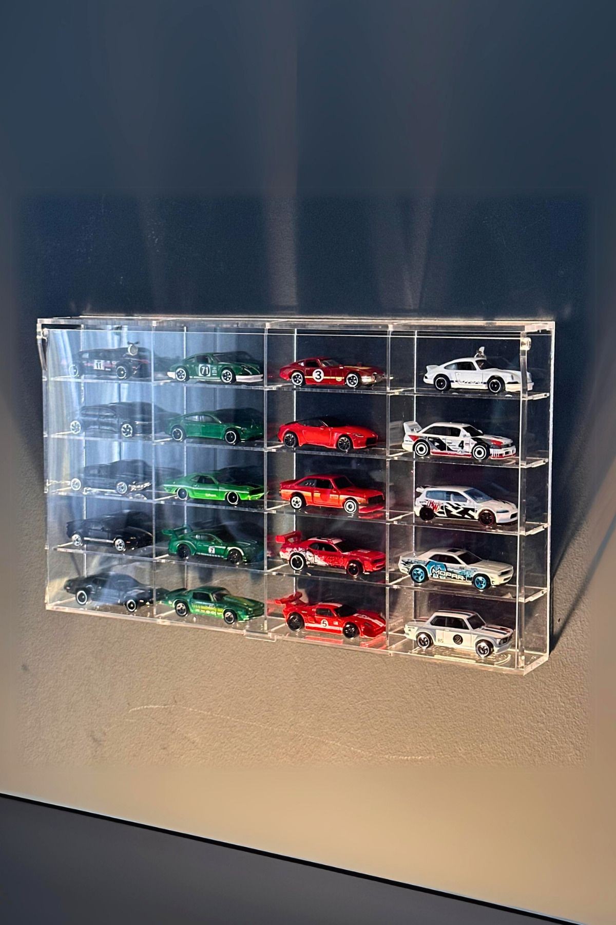 Kapaklı Hot Wheels Araba Rafı Pleksi 20 Araçlık Model Sergileme