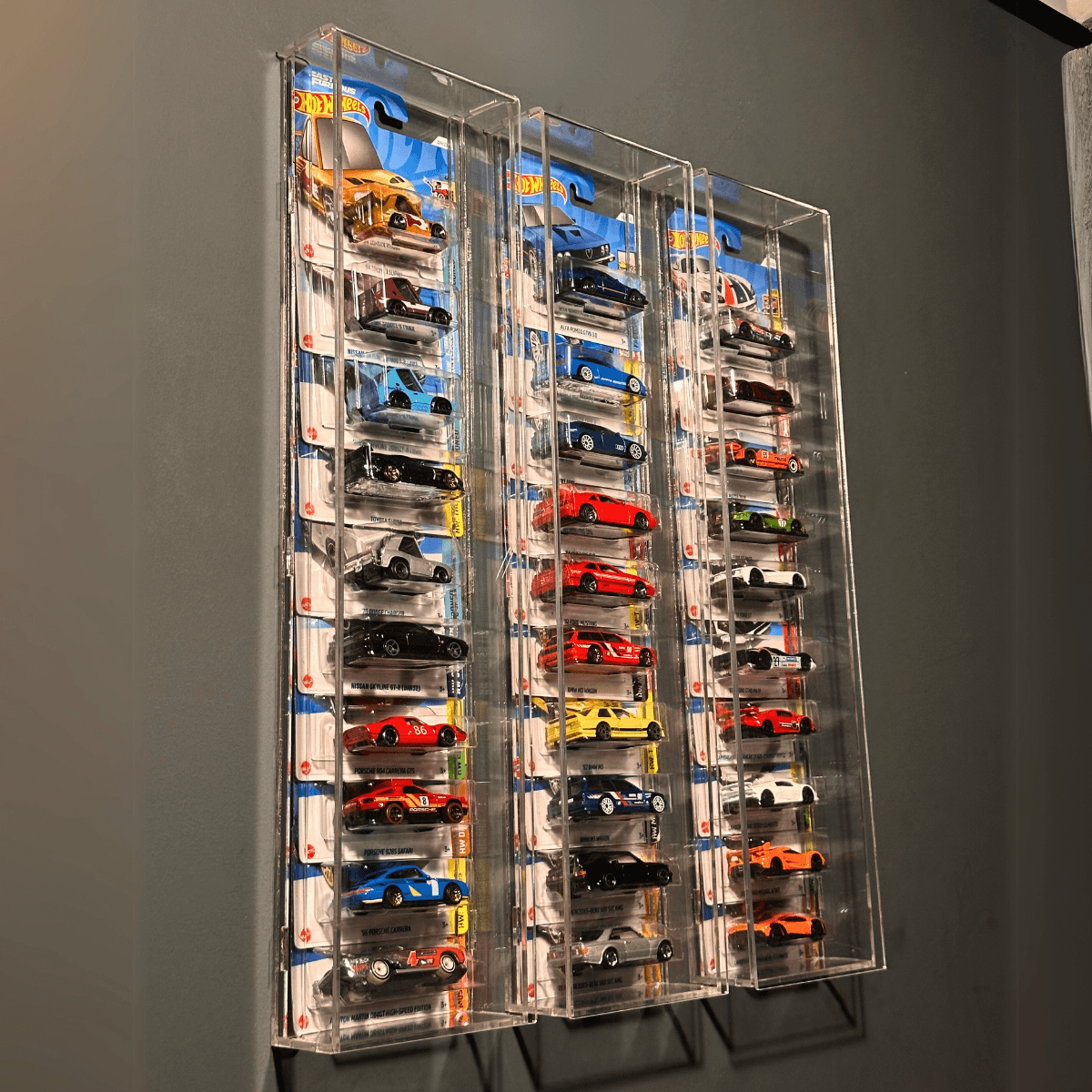 10’lu Kapaklı Pleksi Hot Wheels Diecast Araba Kartonetleri İle Dikey Araç Sergileme Rafı