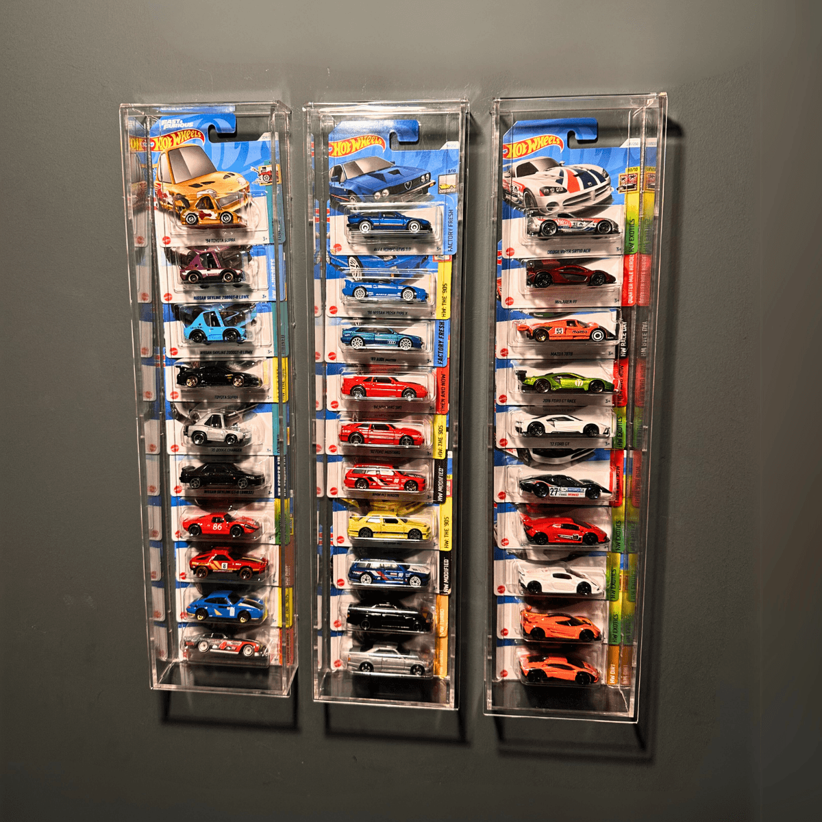 10’lu Kapaklı Pleksi Hot Wheels Diecast Araba Kartonetleri İle Dikey Araç Sergileme Rafı