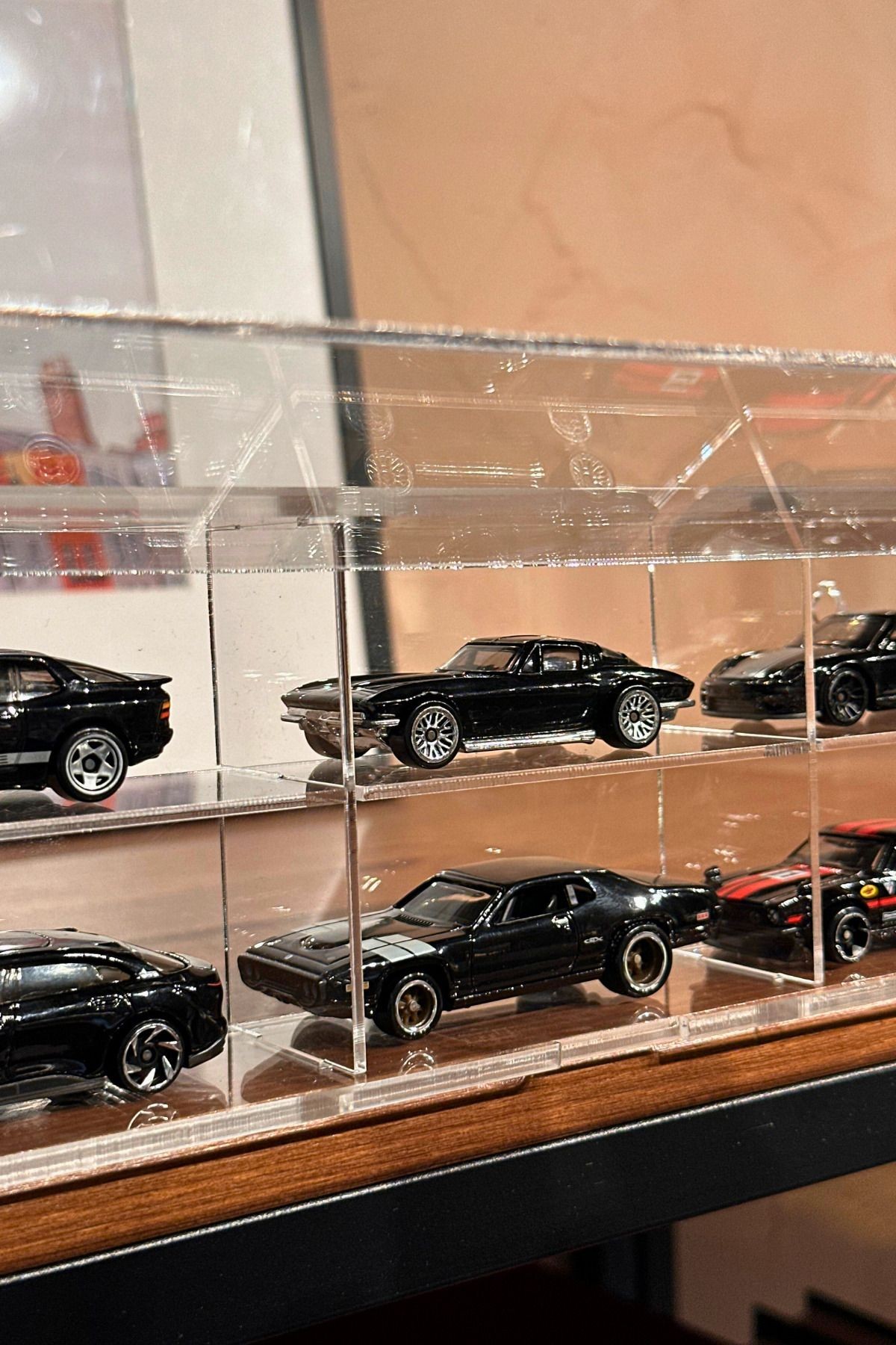 Kapaklı Hot Wheels Araba Rafı Pleksi 6 Araçlık Model Sergileme