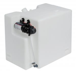 Tatlı su sistemi. Polietilen, 32 litre su tankı ve 3 litre/dakika kapasiteli otomatik, 12V hidrofor kombine edilmiştir.