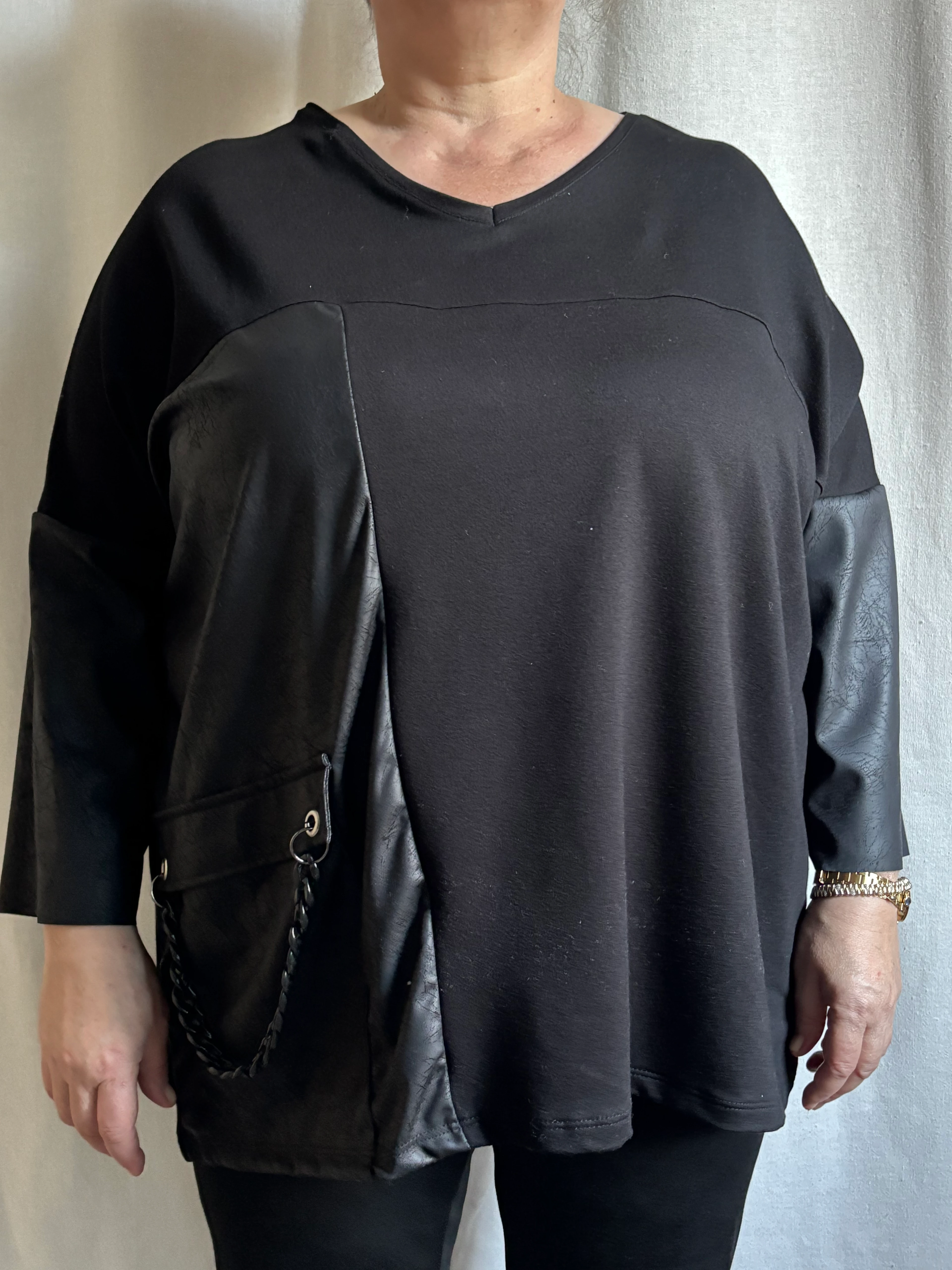 Deri Zincir Cepli Siyah Bluz