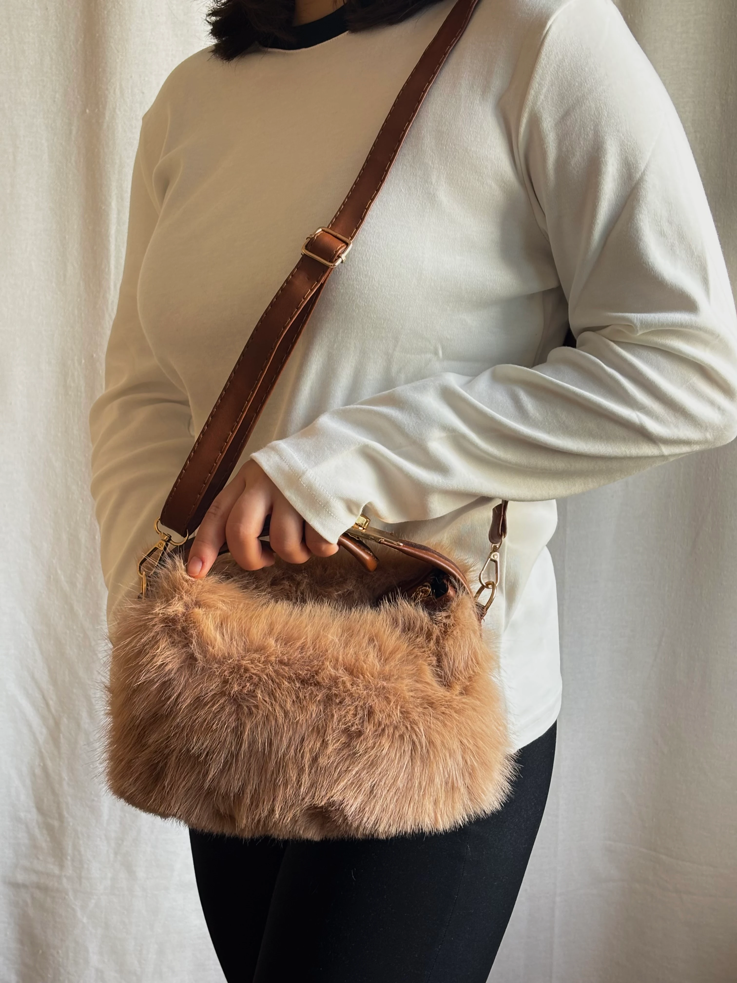 Gold Kilit Detaylı Puf Çanta - Kahverengi